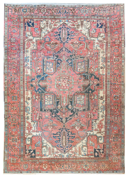 Early 20th Century Persian Heriz Rug For Sale