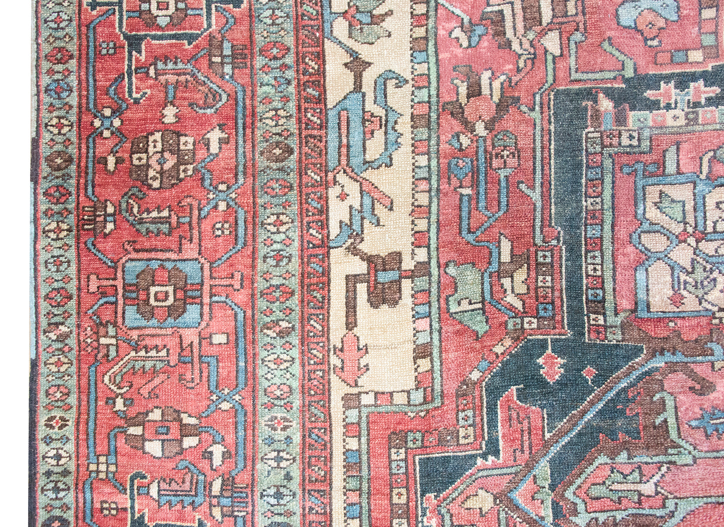Early 20th Century Persian Heriz Rug For Sale