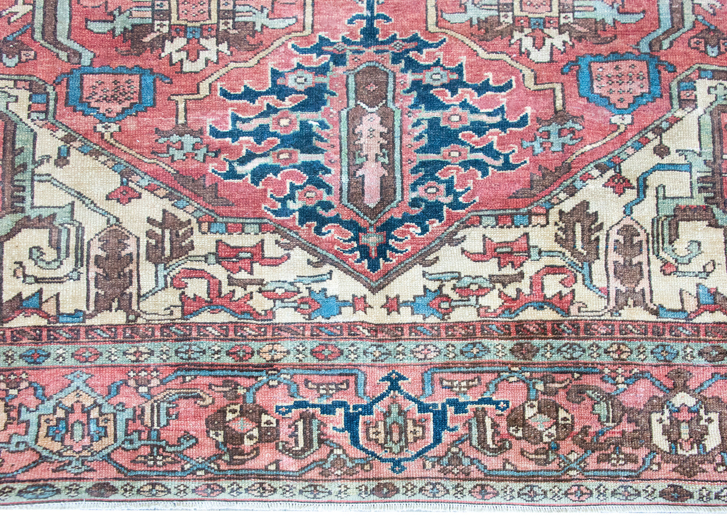 Early 20th Century Persian Heriz Rug For Sale