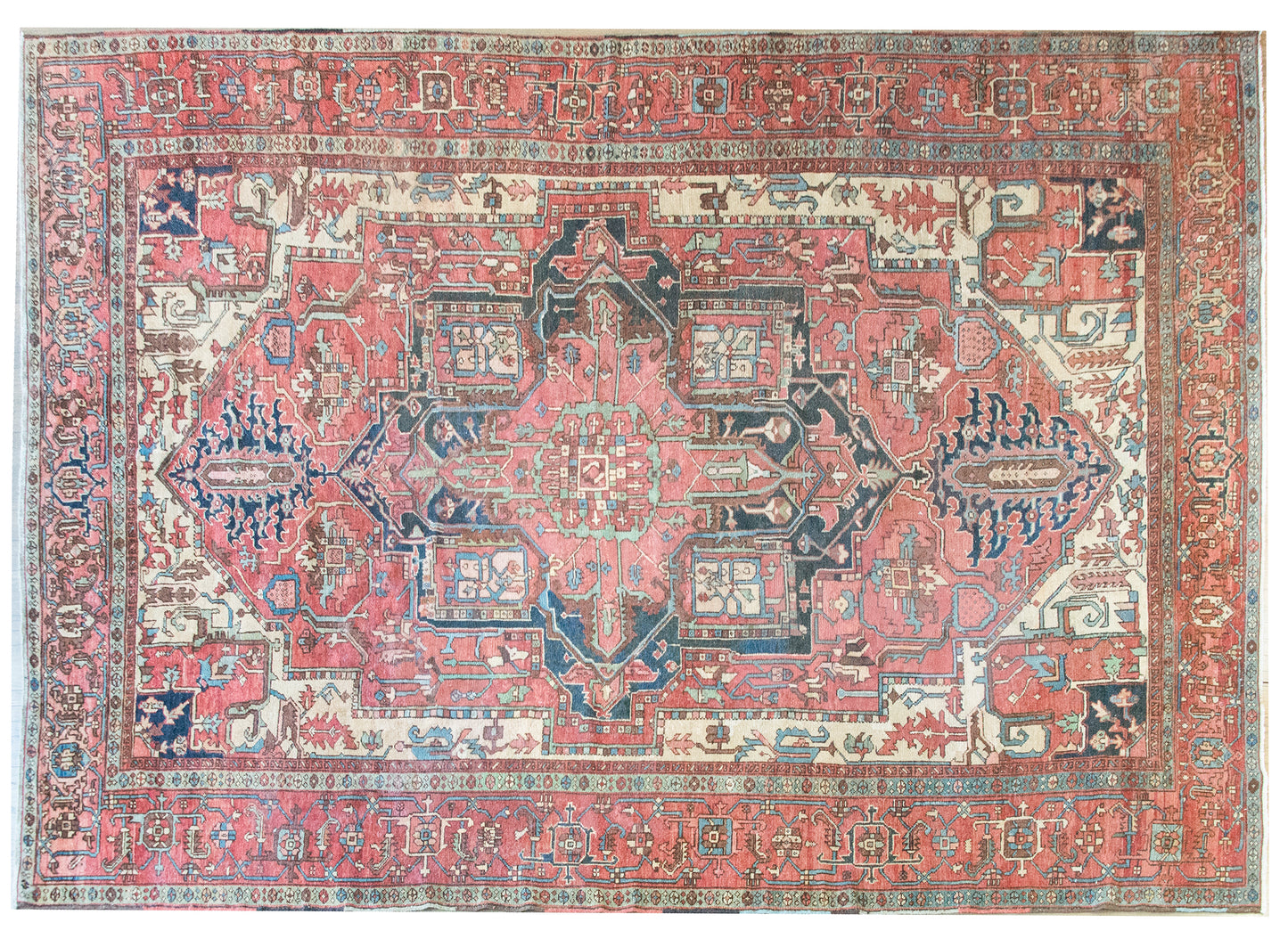 Early 20th Century Persian Heriz Rug For Sale