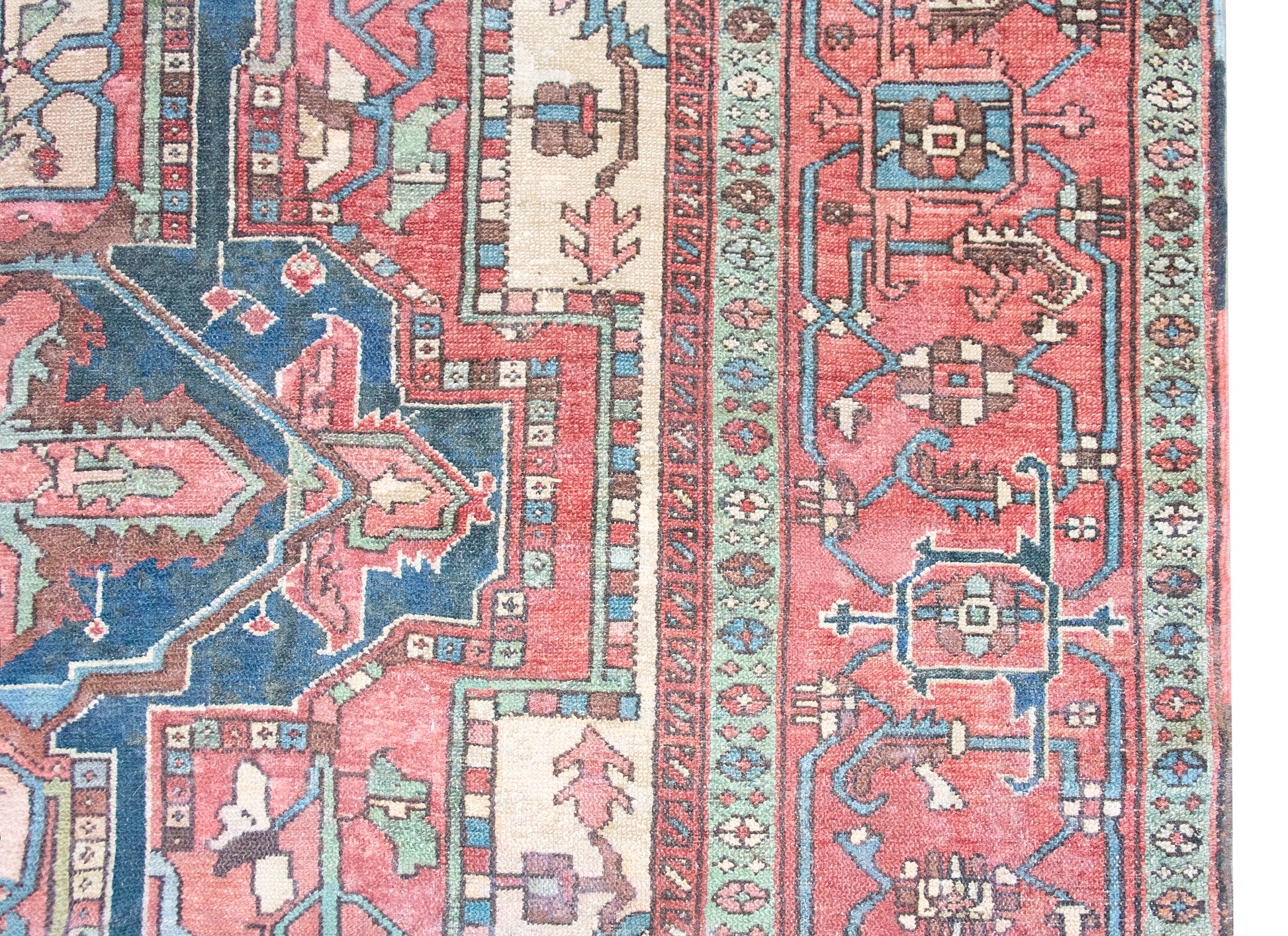 Early 20th Century Persian Heriz Rug For Sale