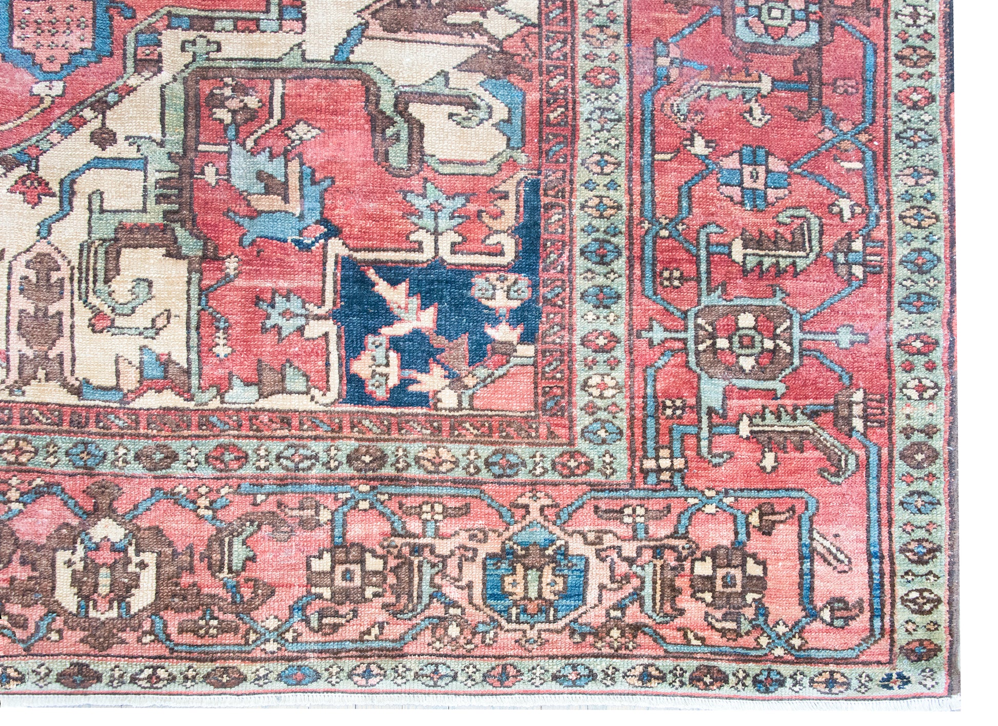 Early 20th Century Persian Heriz Rug For Sale