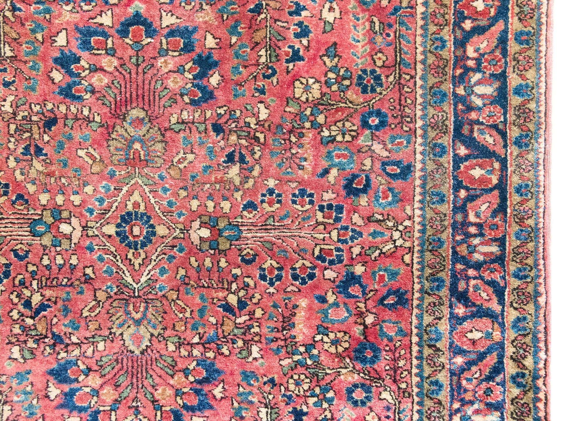 Early 20th Century Persian Sarouk Rug For Sale