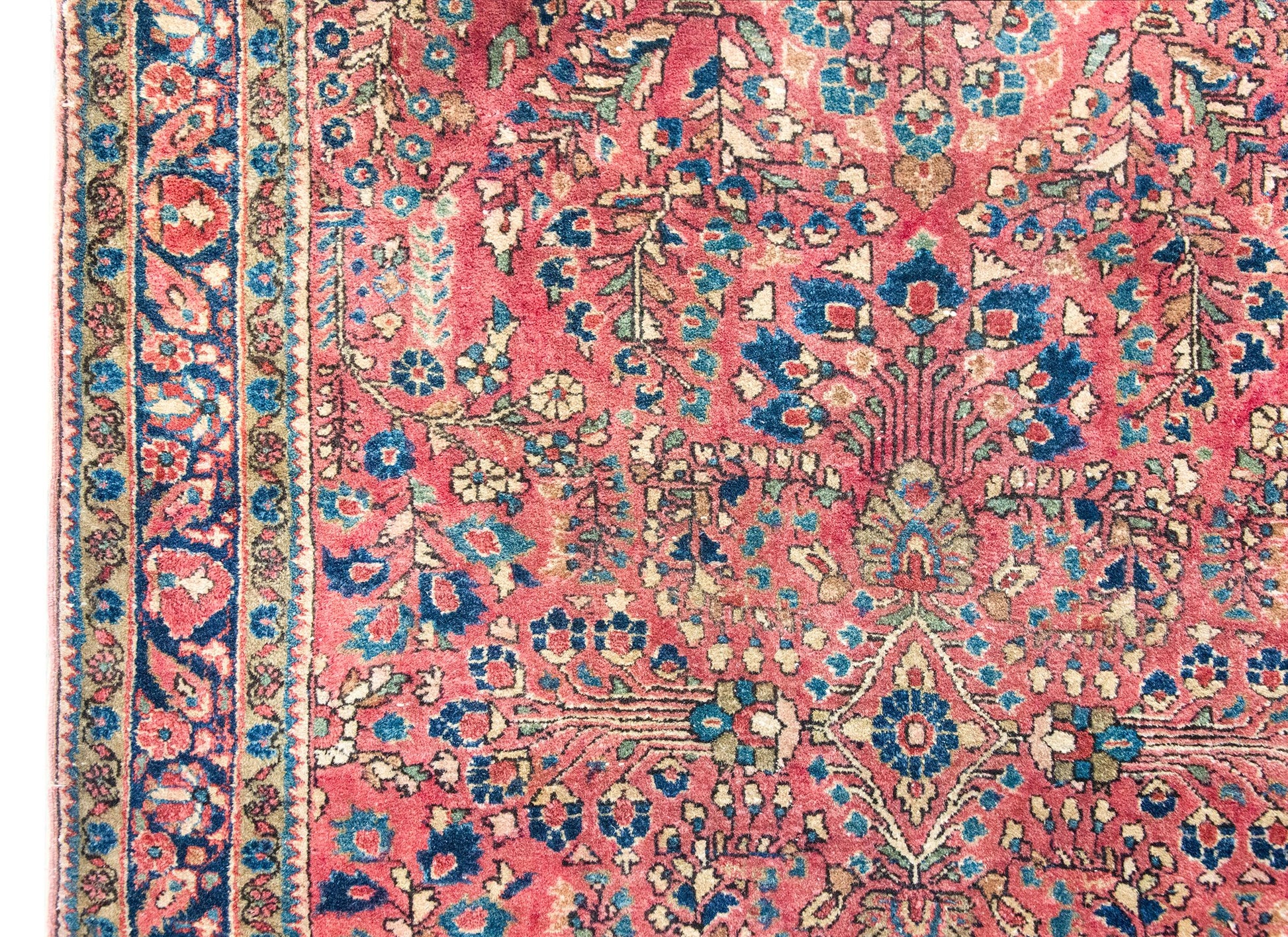 Early 20th Century Persian Sarouk Rug For Sale