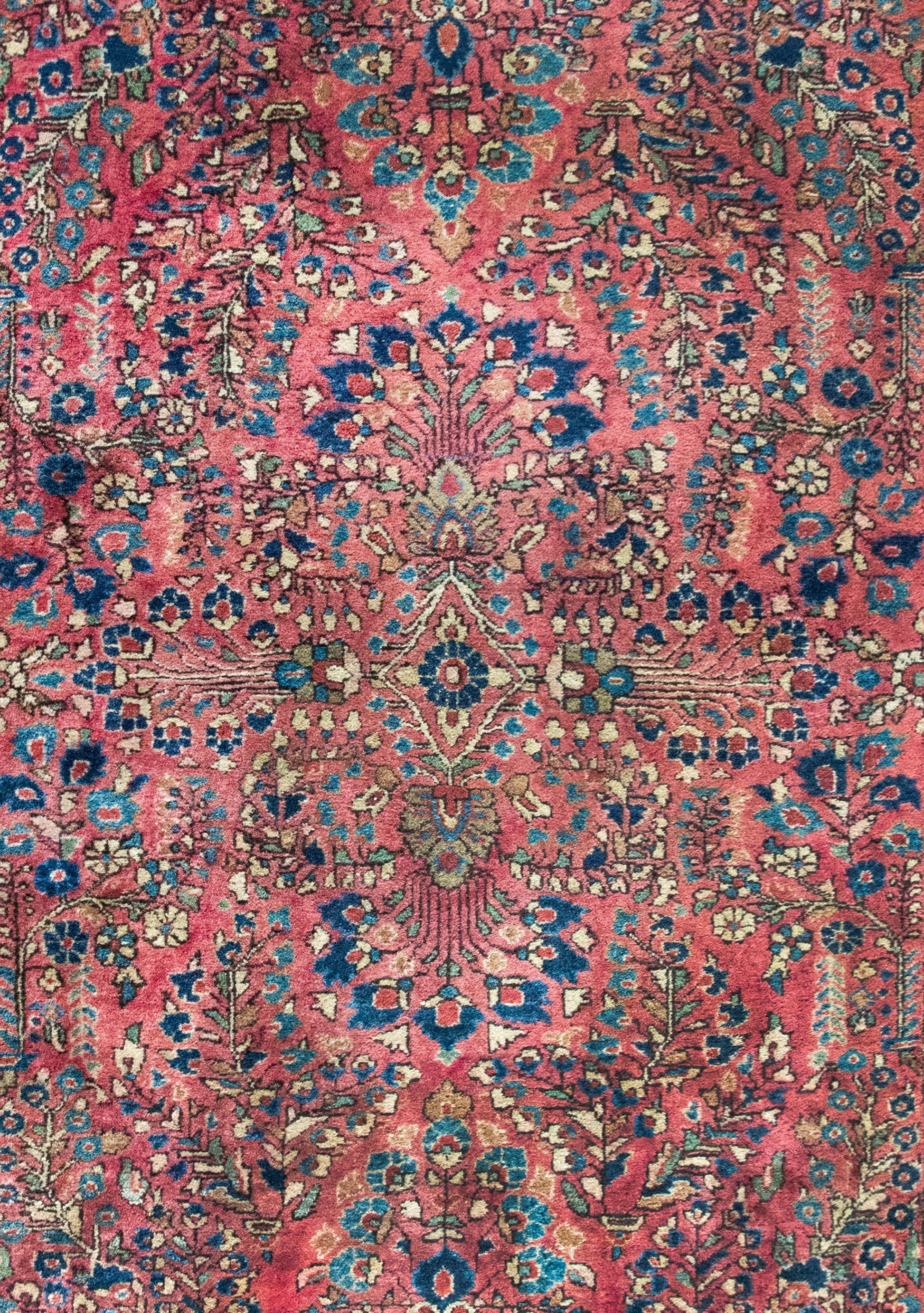 Early 20th Century Persian Sarouk Rug For Sale