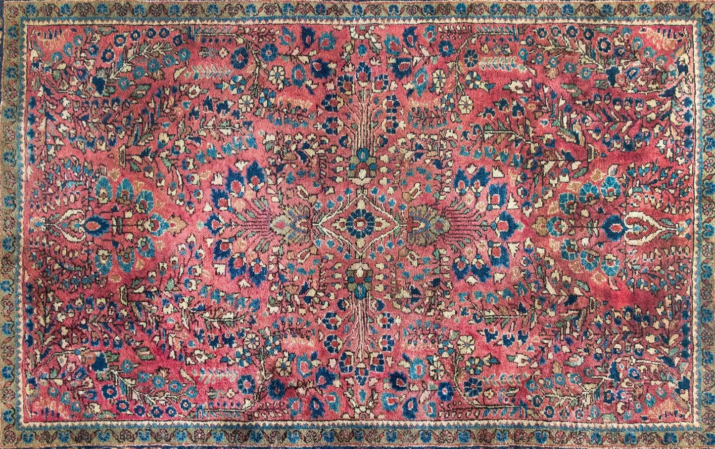 Early 20th Century Persian Sarouk Rug For Sale