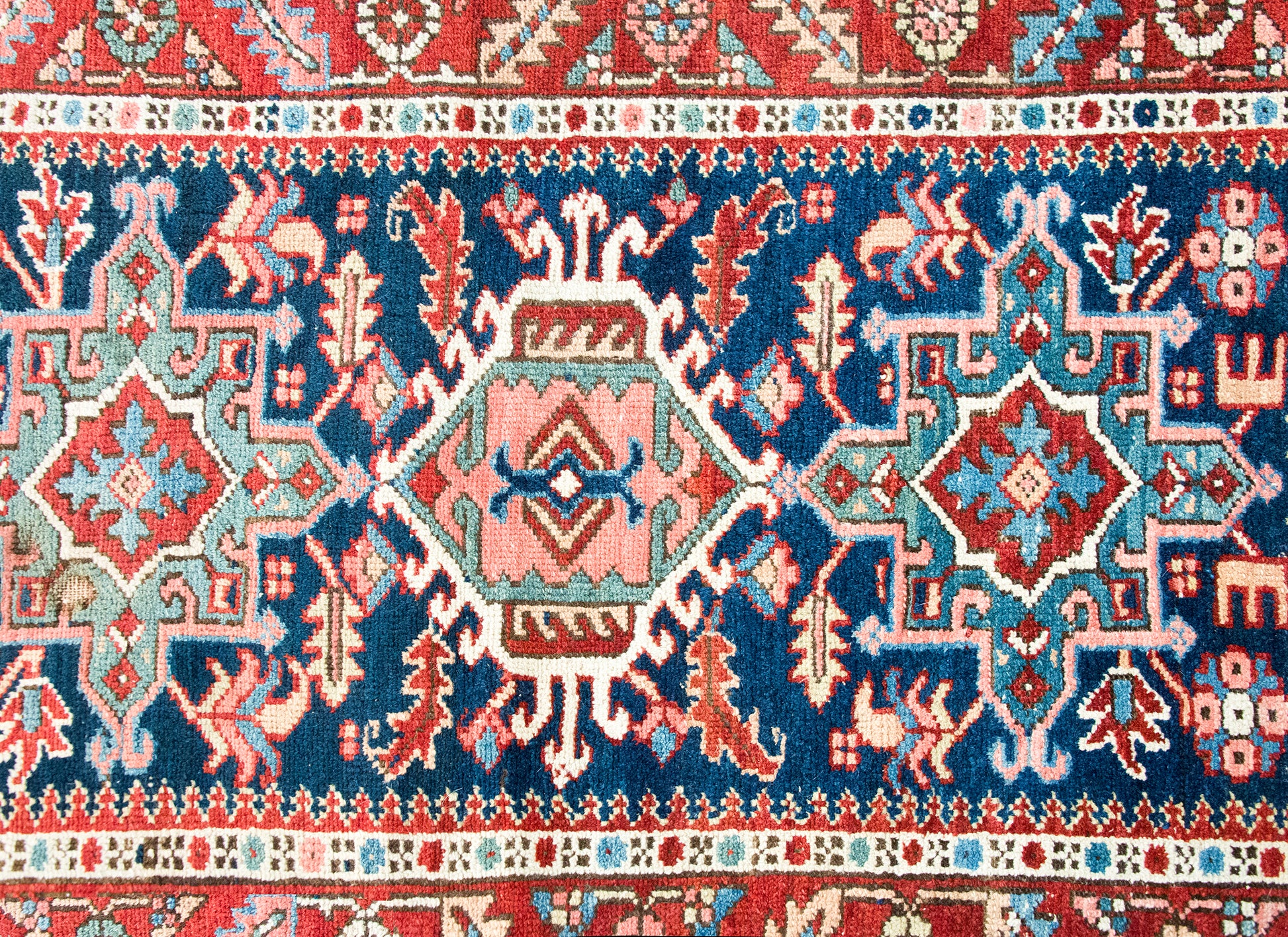 Early 20th Century Persian Heriz Rug For Sale