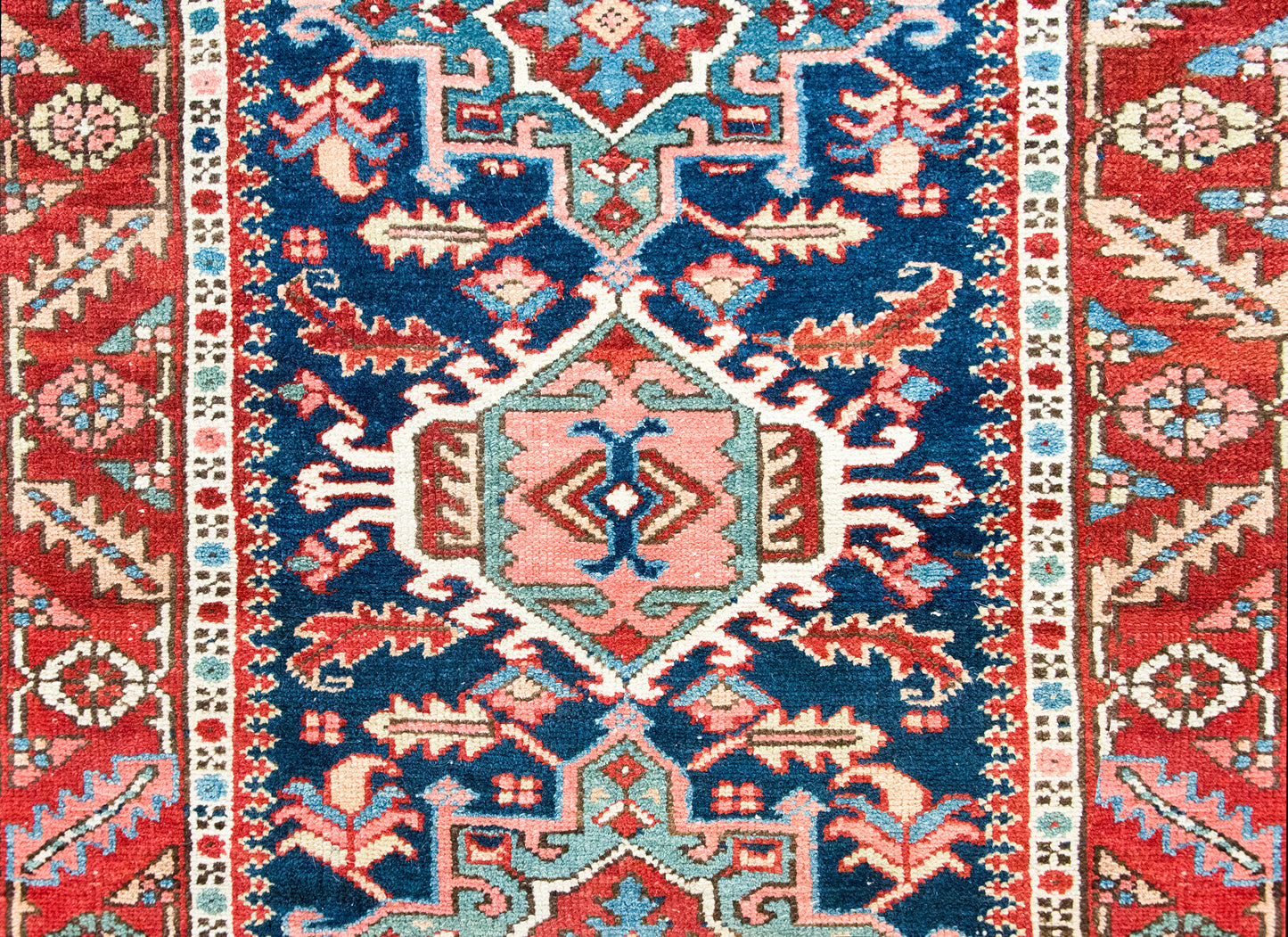 Early 20th Century Persian Heriz Rug For Sale