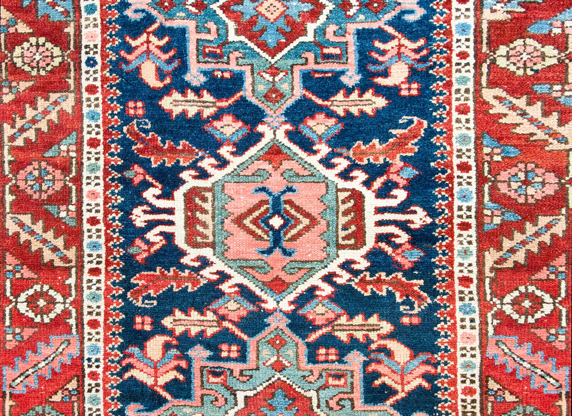 Early 20th Century Persian Heriz Rug For Sale