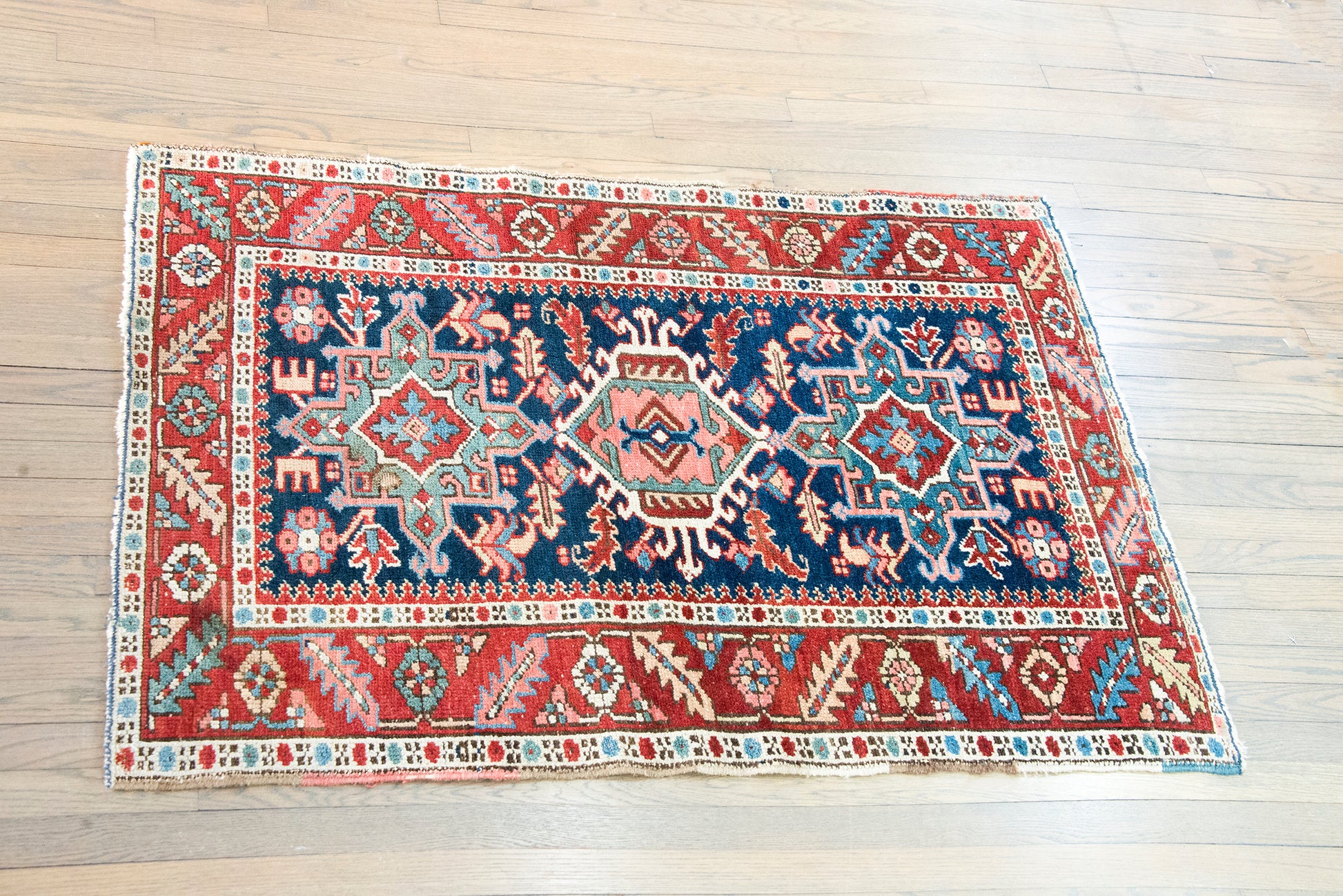 Early 20th Century Persian Heriz Rug For Sale