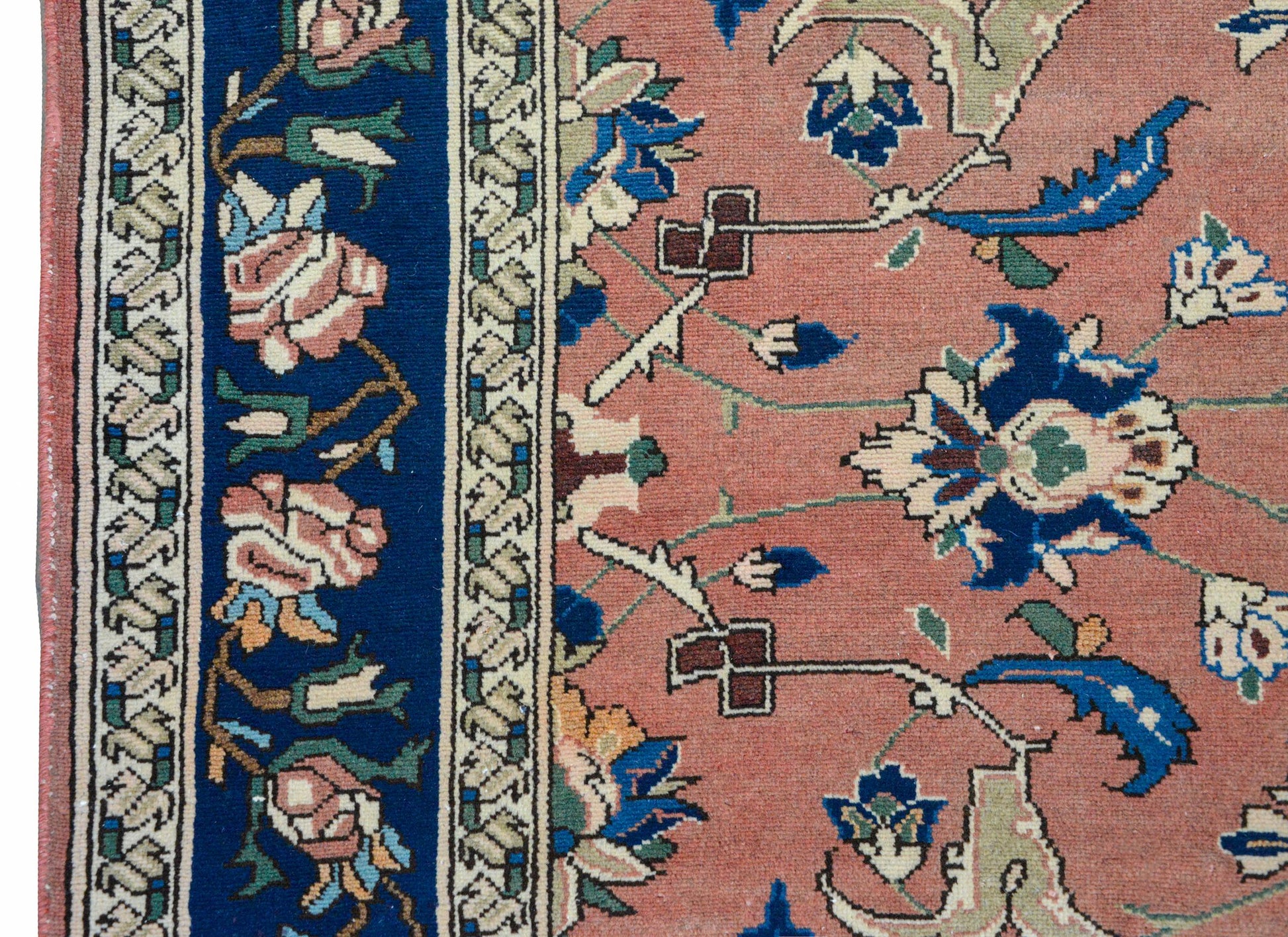 Outstanding Early 20th Century Lilihan Rug For Sale