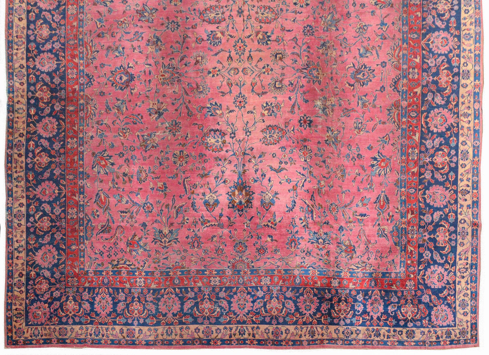 Gorgeous Early 20th Century Sarouk Rug For Sale