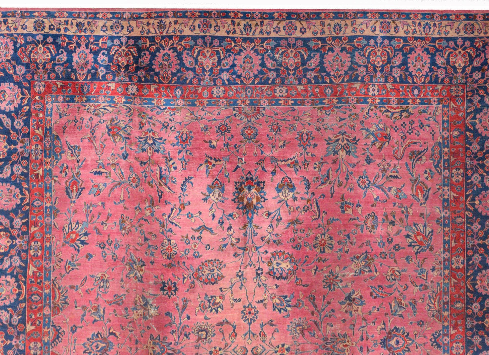 Gorgeous Early 20th Century Sarouk Rug For Sale
