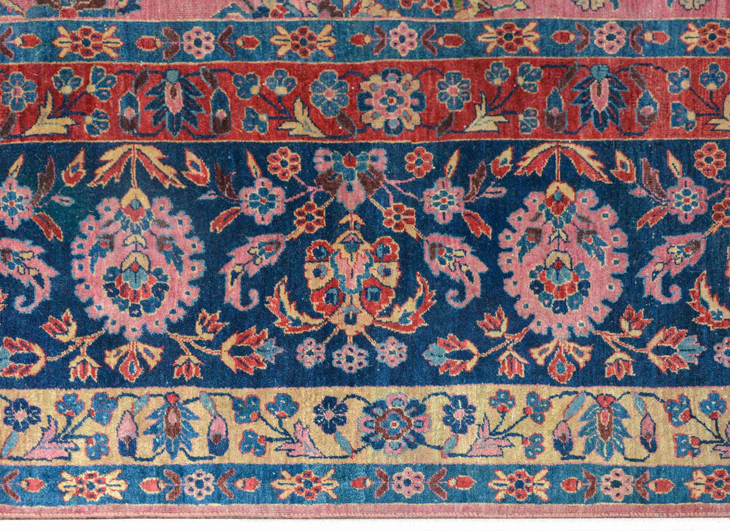 Gorgeous Early 20th Century Sarouk Rug For Sale