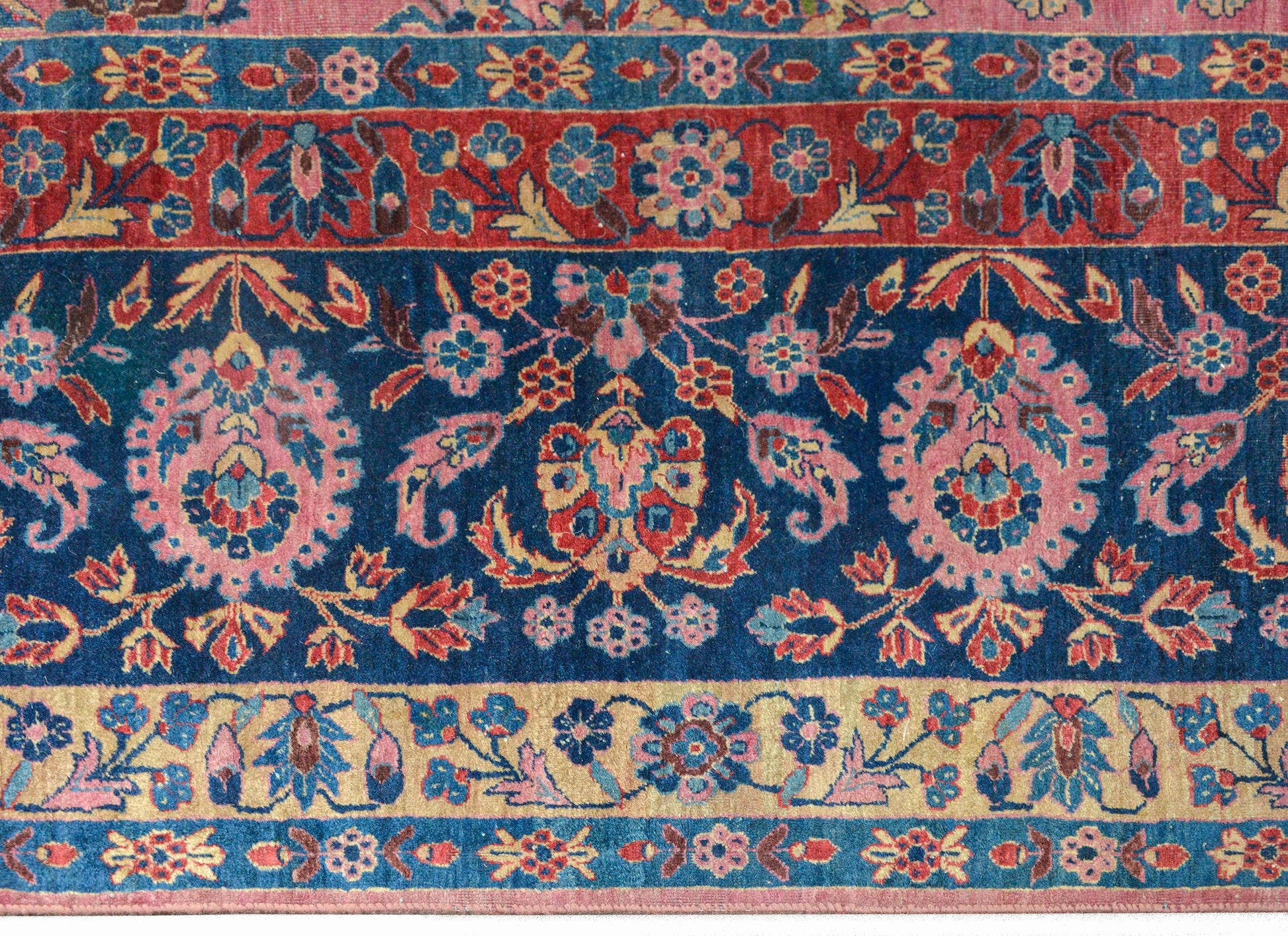 Gorgeous Early 20th Century Sarouk Rug For Sale