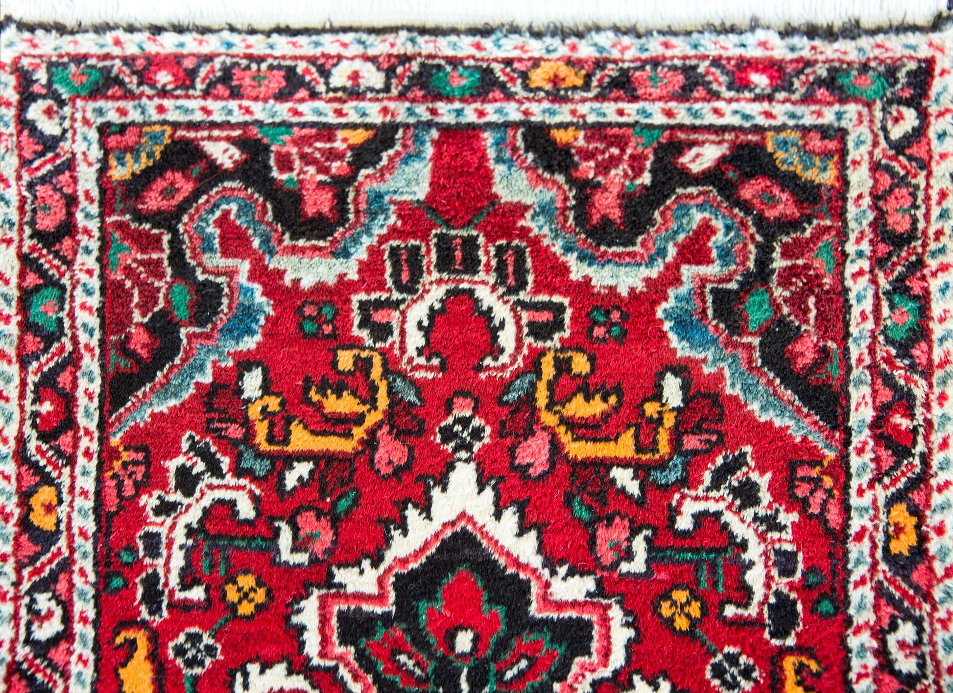 Early 20th Century Persian Hamadan Rug For Sale