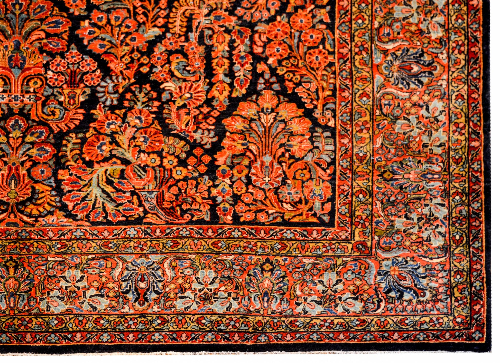 Unbelievable Early 20th Century Sarouk Rug For Sale