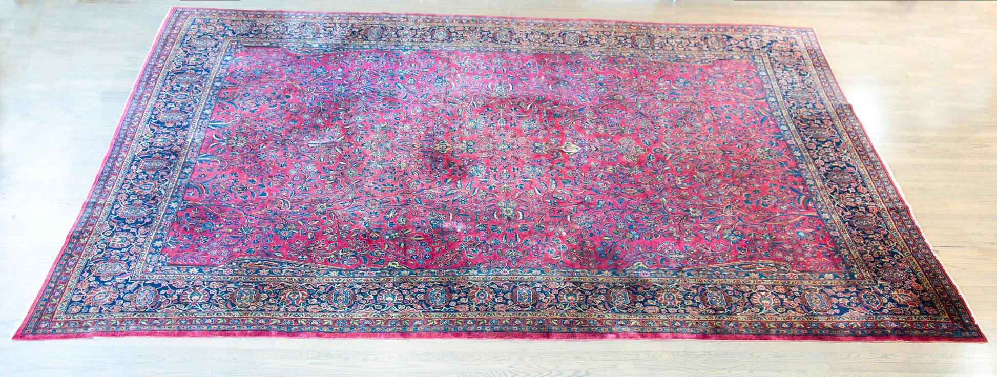 Early 20th Century Persian Kashan Rug For Sale