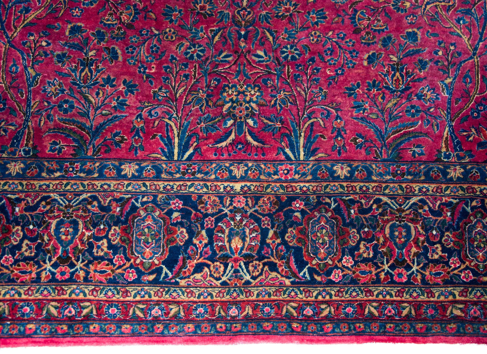 Early 20th Century Persian Kashan Rug For Sale