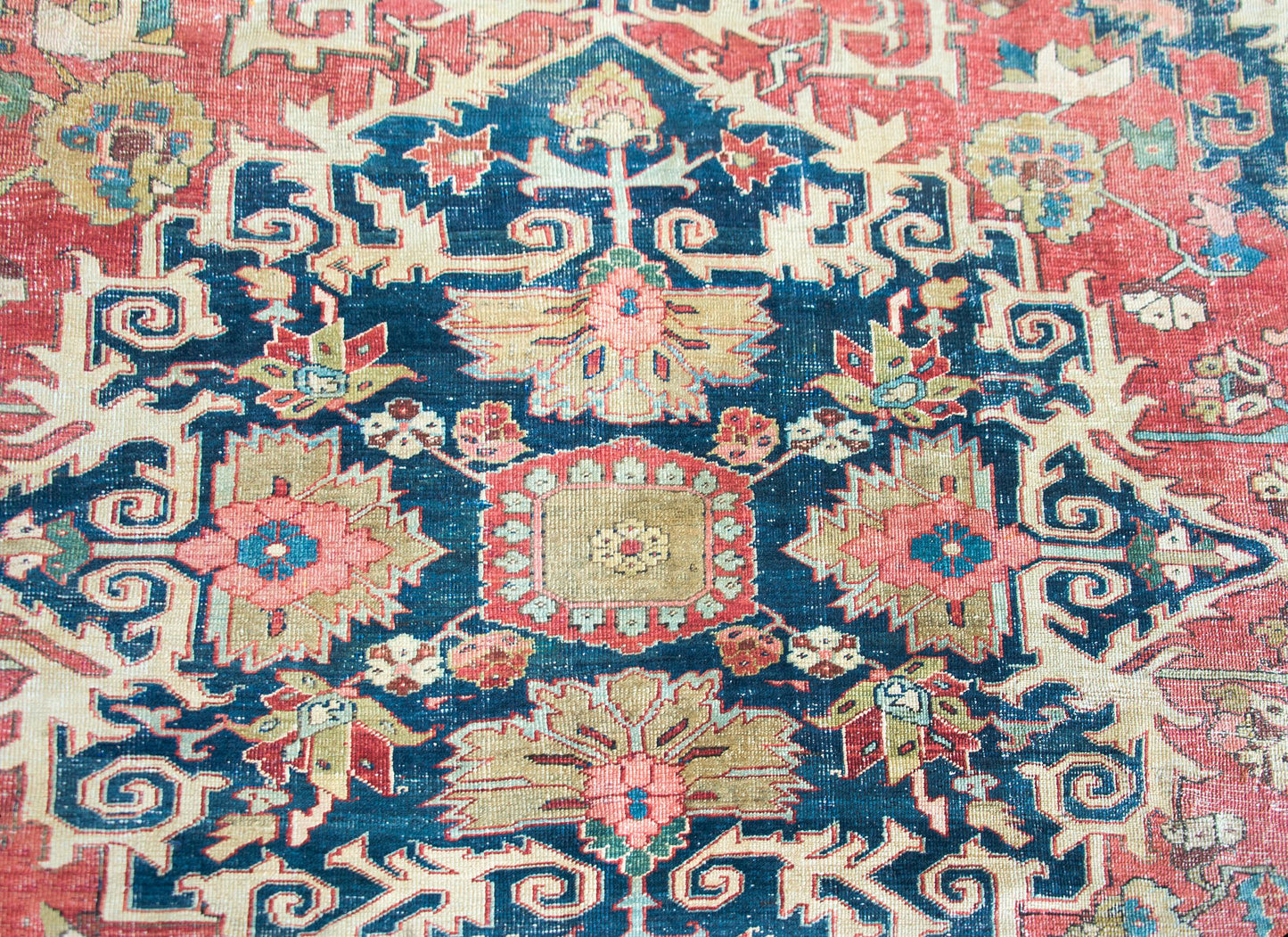 Late 19th Century Persian Heriz Serapi Rug For Sale