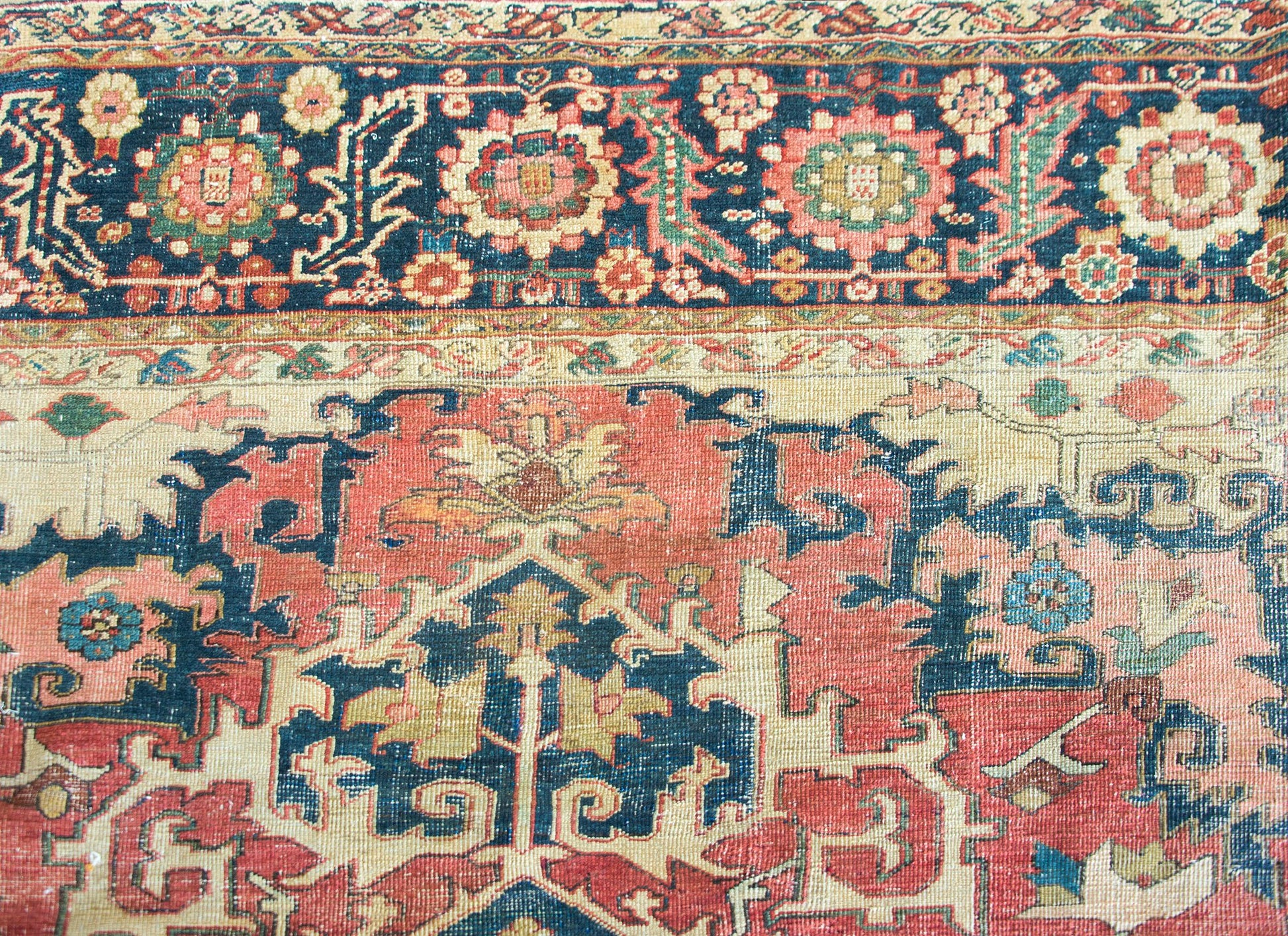 Late 19th Century Persian Heriz Serapi Rug For Sale