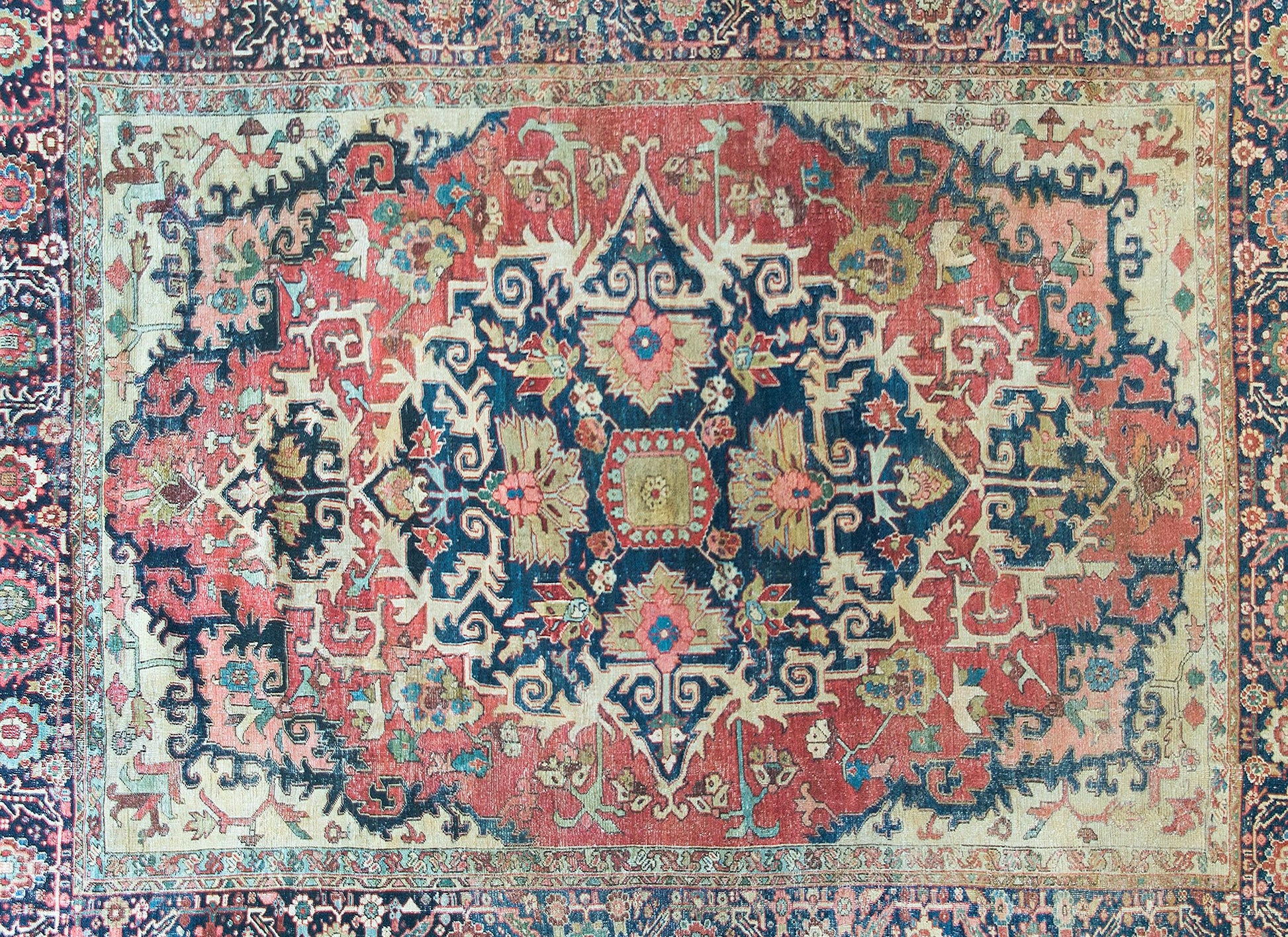 Late 19th Century Persian Heriz Serapi Rug For Sale