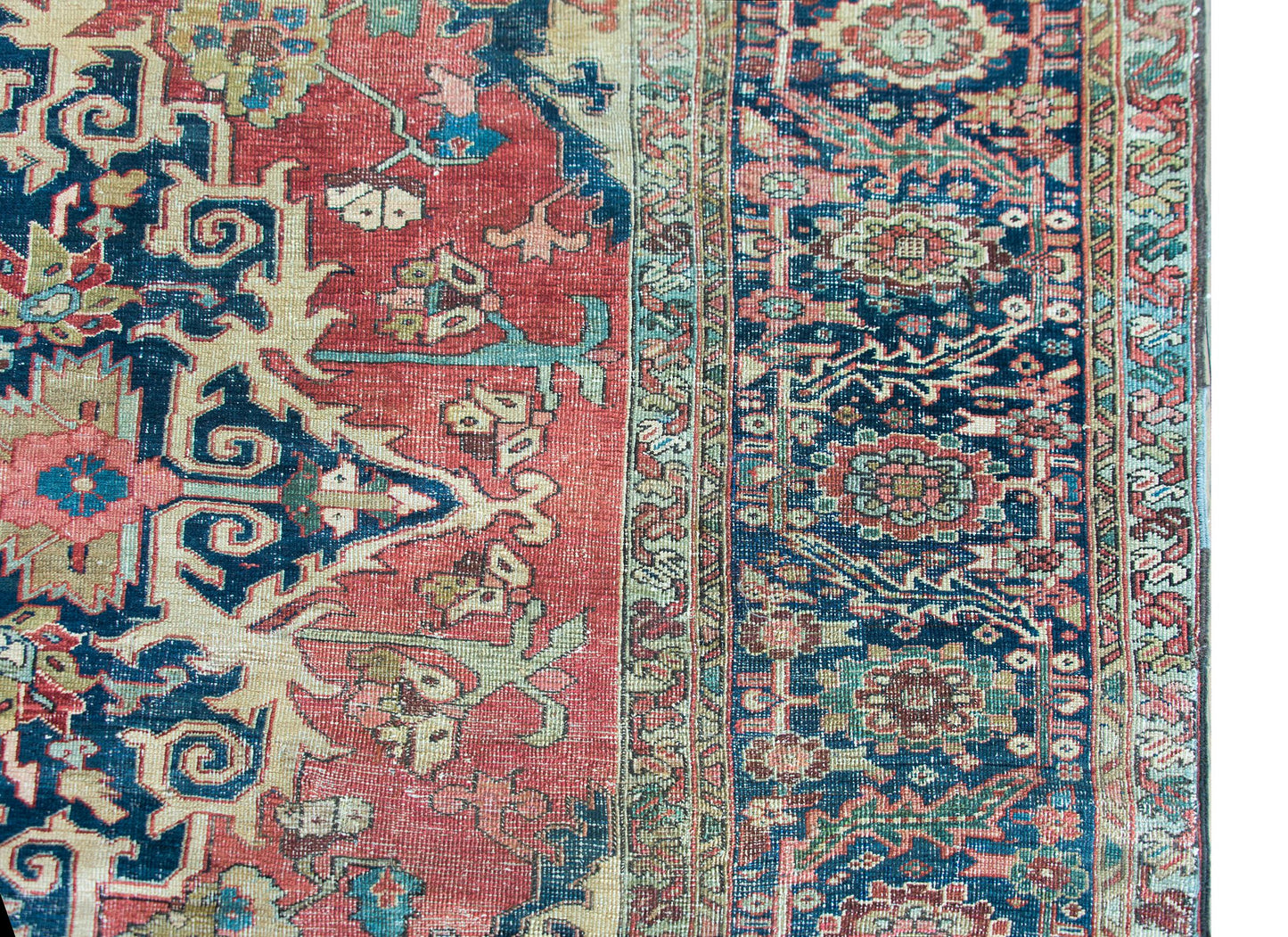 Late 19th Century Persian Heriz Serapi Rug For Sale