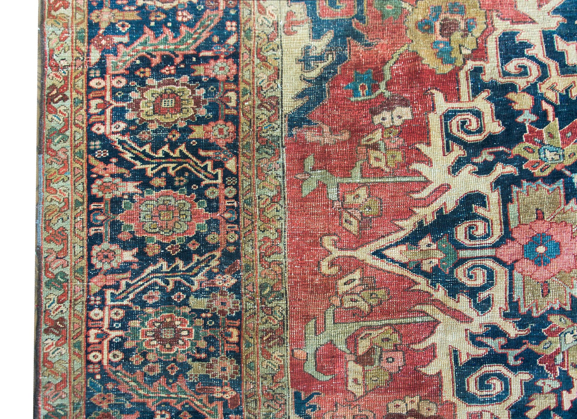 Late 19th Century Persian Heriz Serapi Rug For Sale