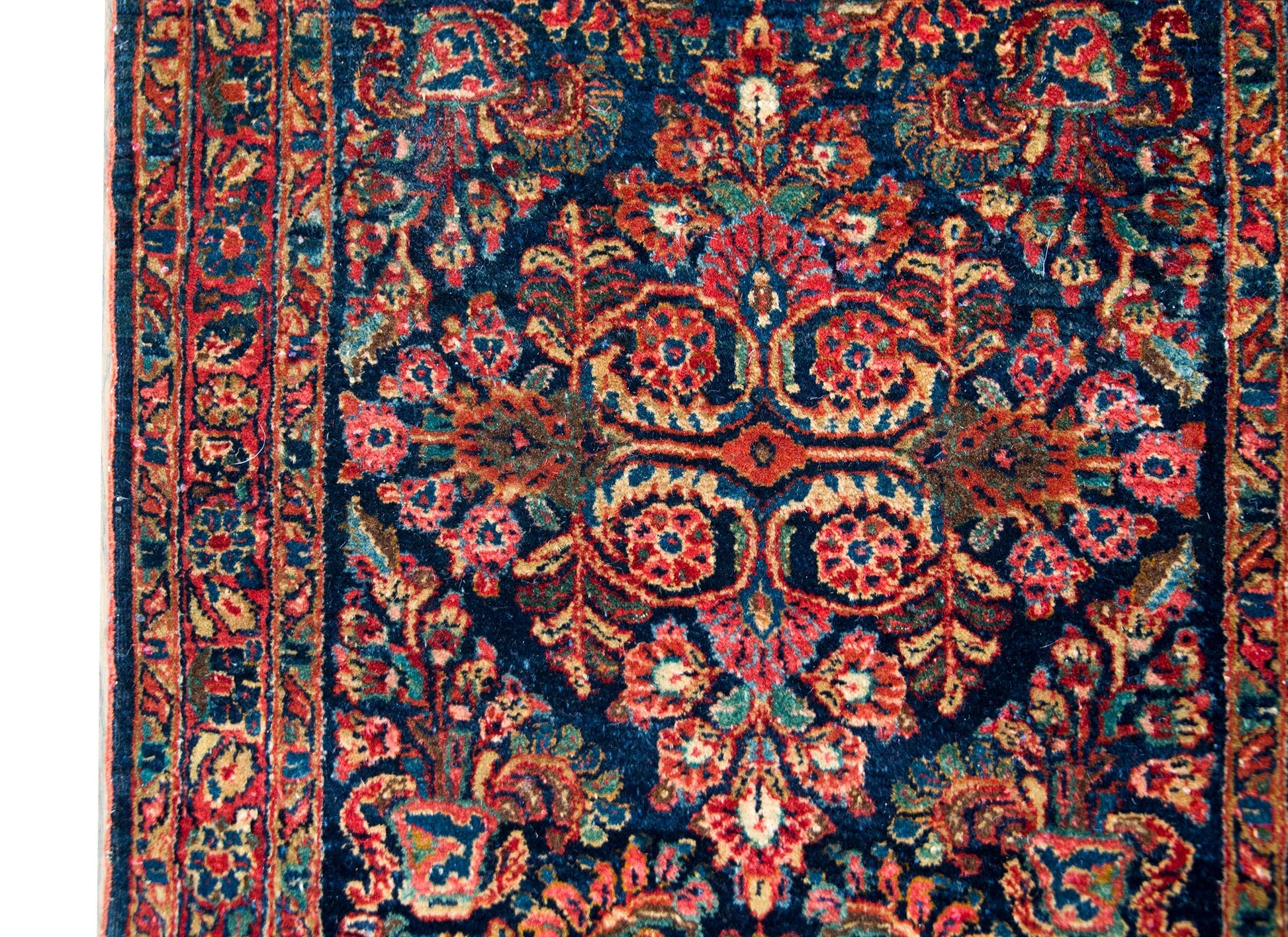 Early 20th Century Persian Sarouk Rug For Sale
