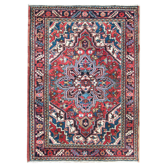 Early 20th Century Persian Heriz Rug For Sale
