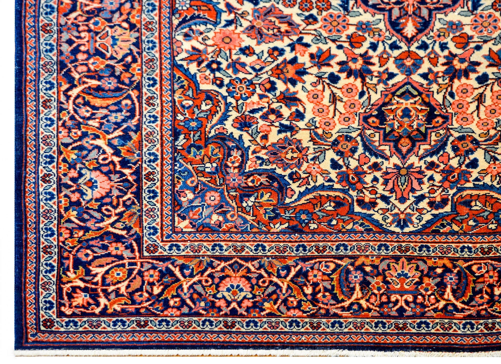 Exceptional Early 20th Century Kashan Rug For Sale