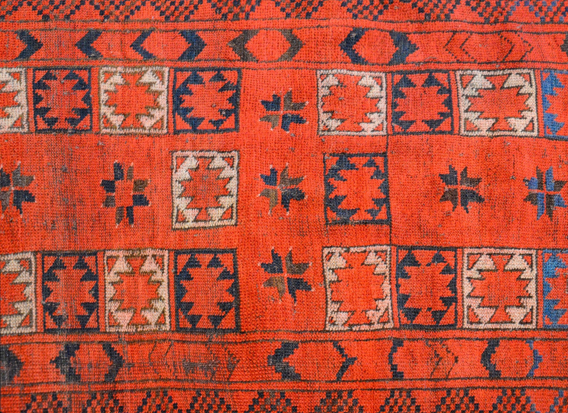 Gorgeous Early 20th Century Ersari Rug For Sale