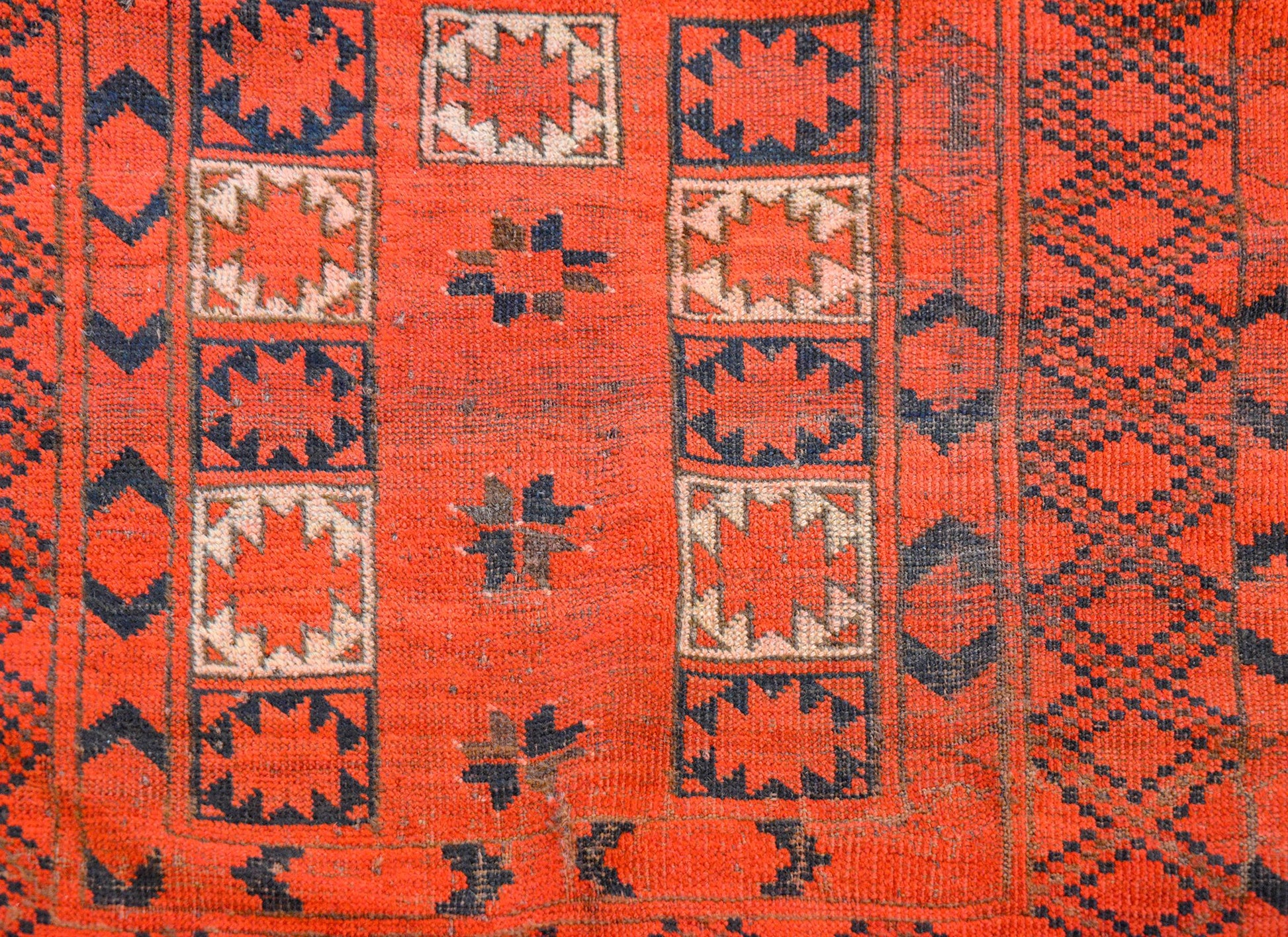 Gorgeous Early 20th Century Ersari Rug For Sale