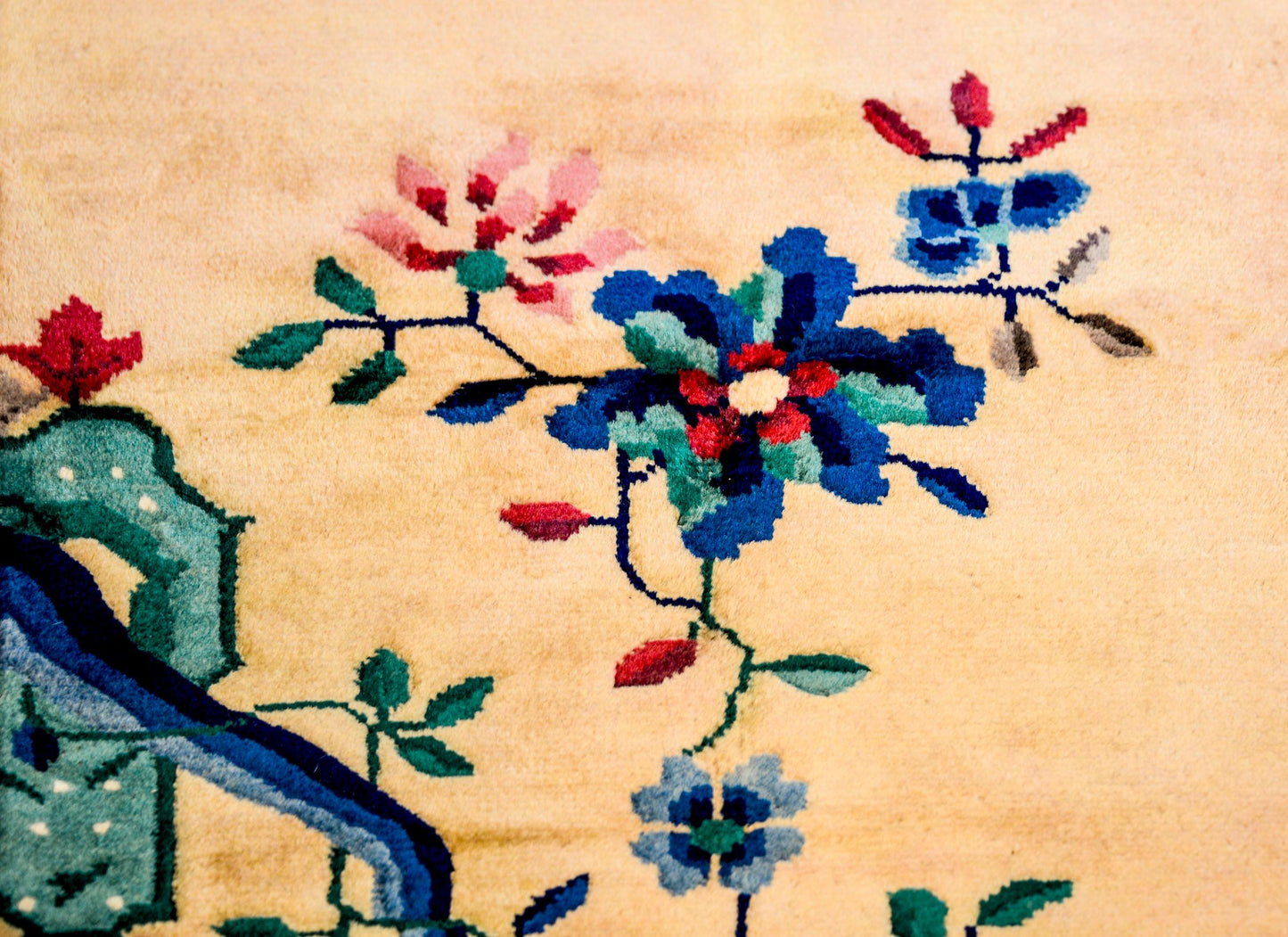 Early 20th Century Chinese Art Deco Rug For Sale