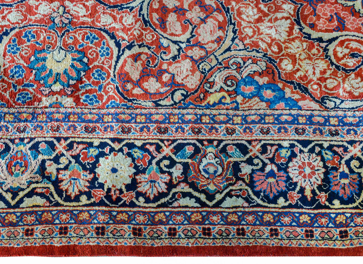 Early 20th Century Sarouk Mahal For Sale
