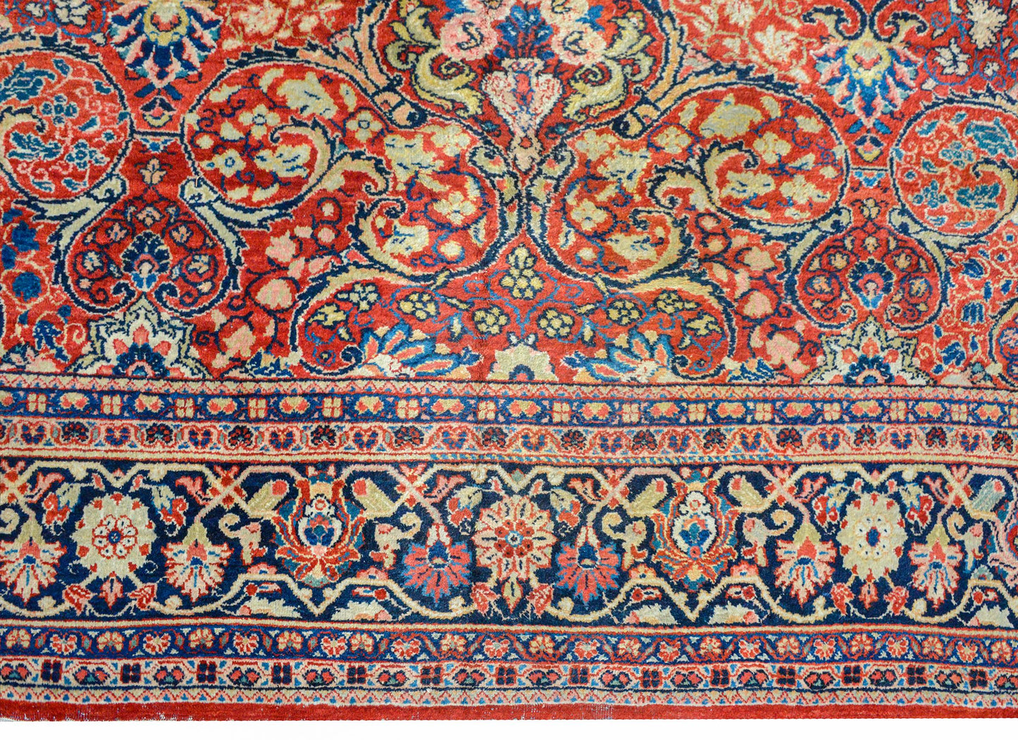 Early 20th Century Sarouk Mahal For Sale