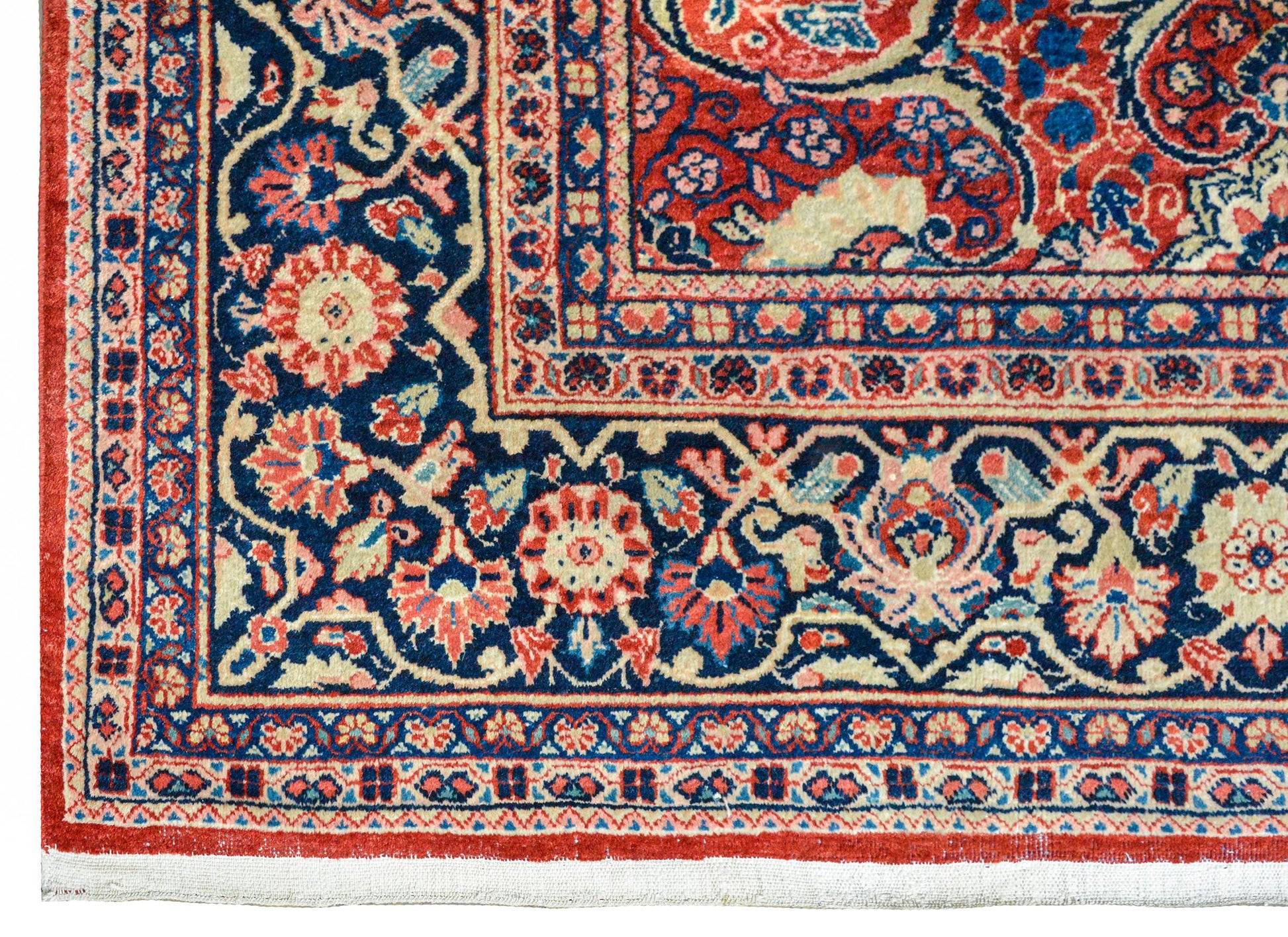 Early 20th Century Sarouk Mahal For Sale