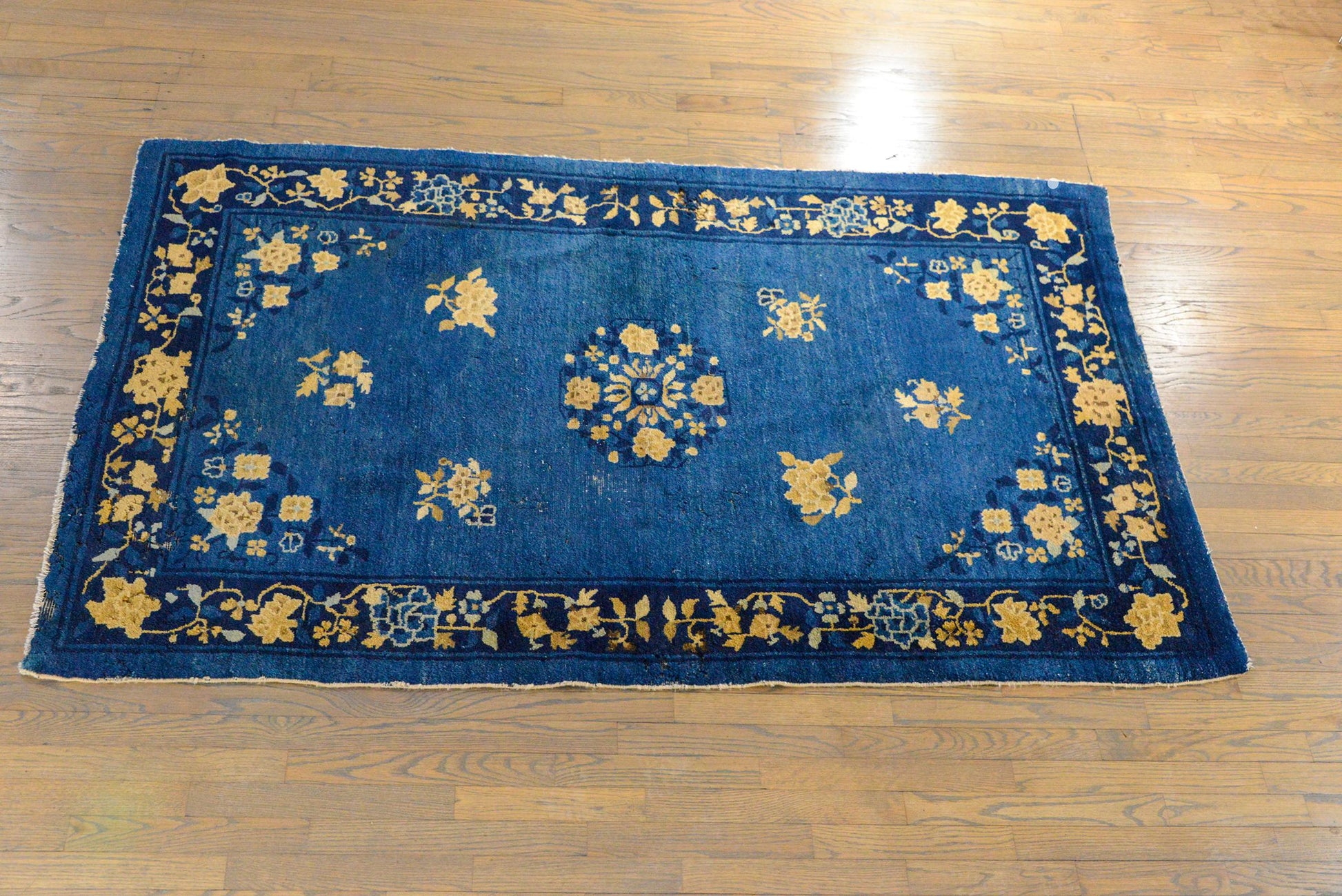 Early 20th Century Chinese Art Deco Rug For Sale