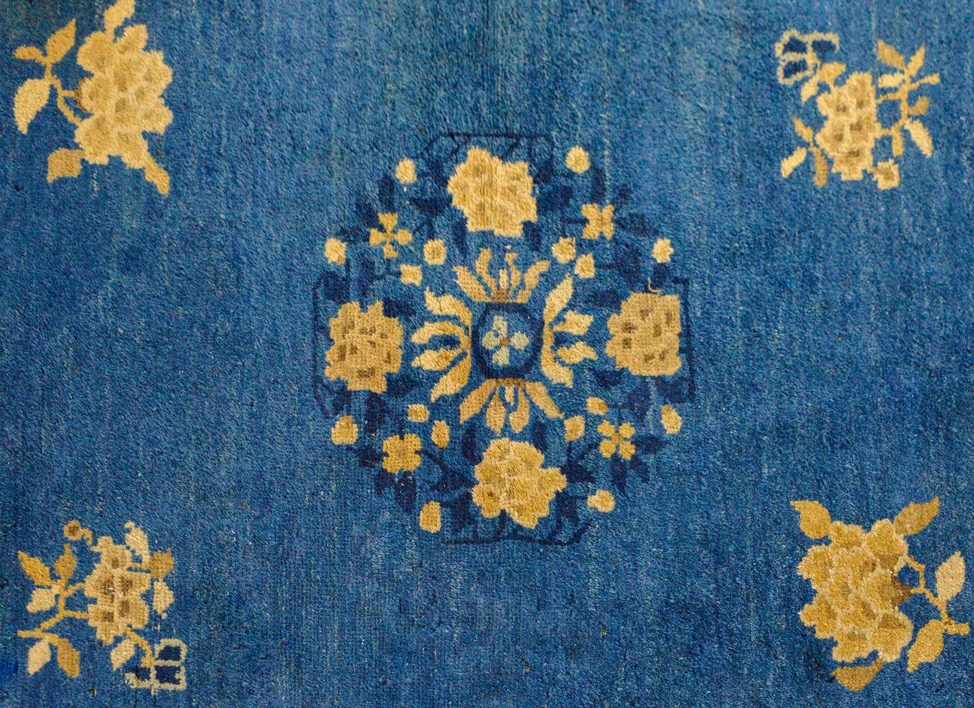 Early 20th Century Chinese Art Deco Rug For Sale