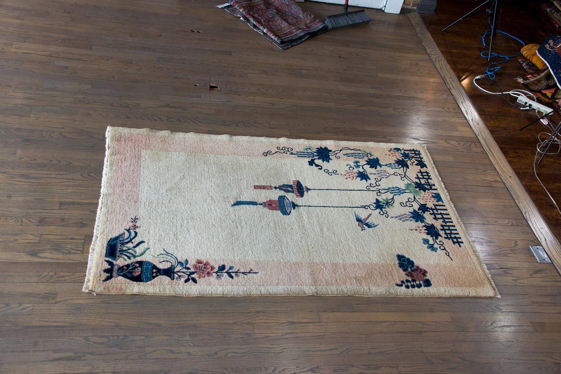 Early 20th Century Chinese Art Deco Rug For Sale