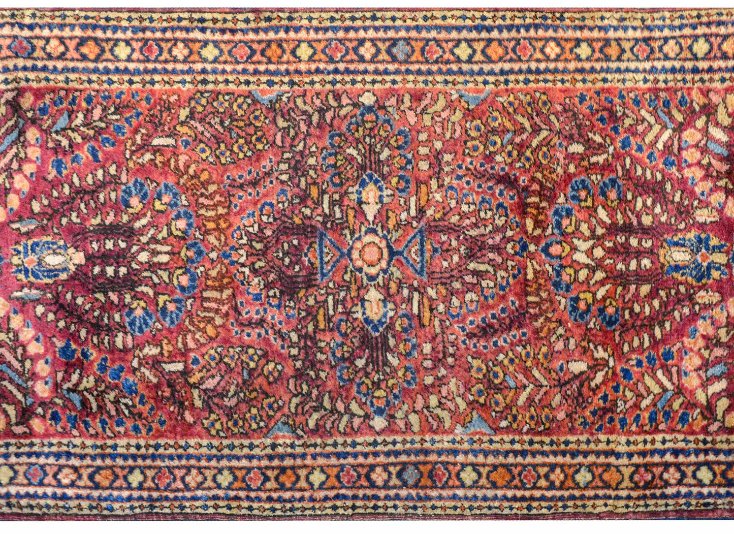 Traditional Early 20th Century Sarouk Rug For Sale