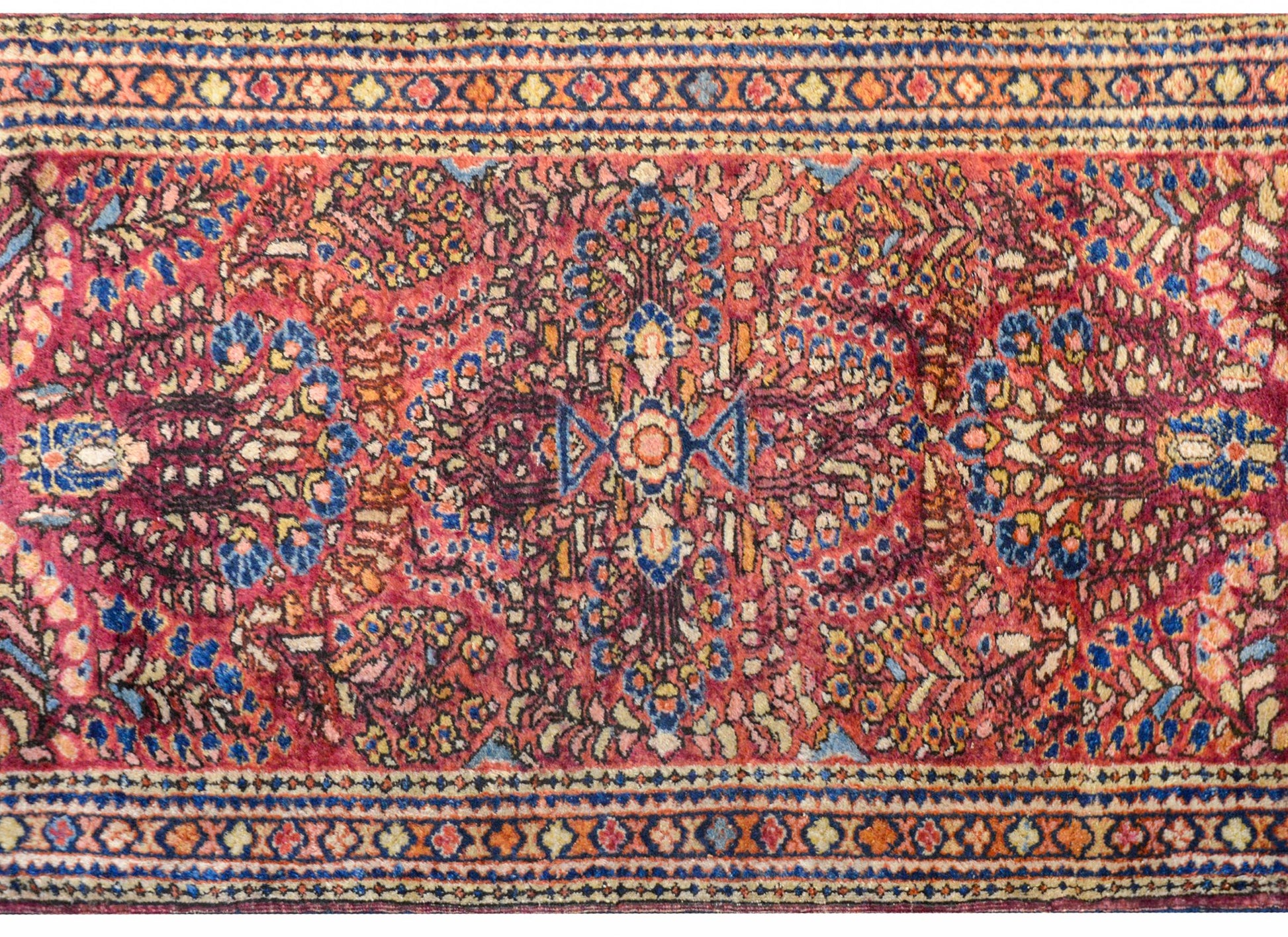 Traditional Early 20th Century Sarouk Rug For Sale