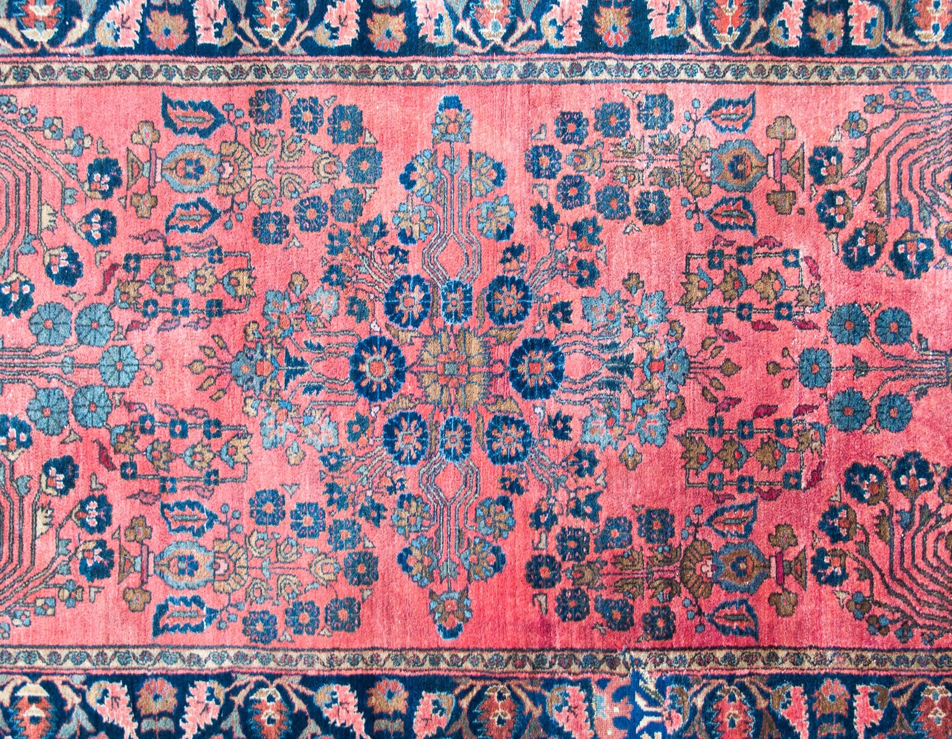 Early 20th Century Persian Sarouk Rug For Sale