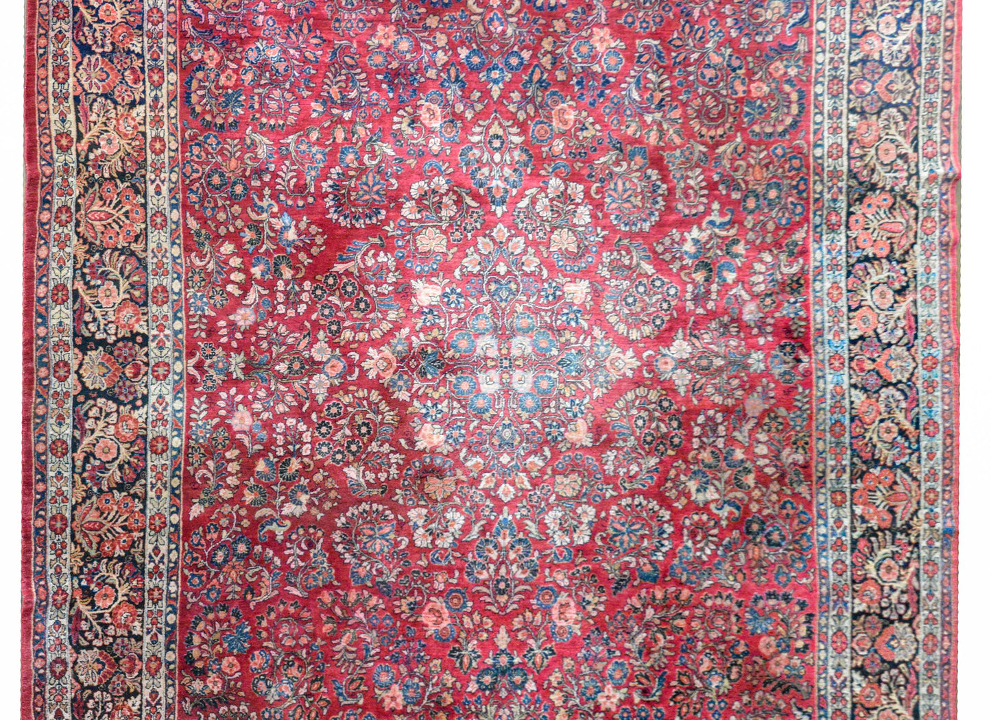 Early 20th Century Sarouk Rug For Sale