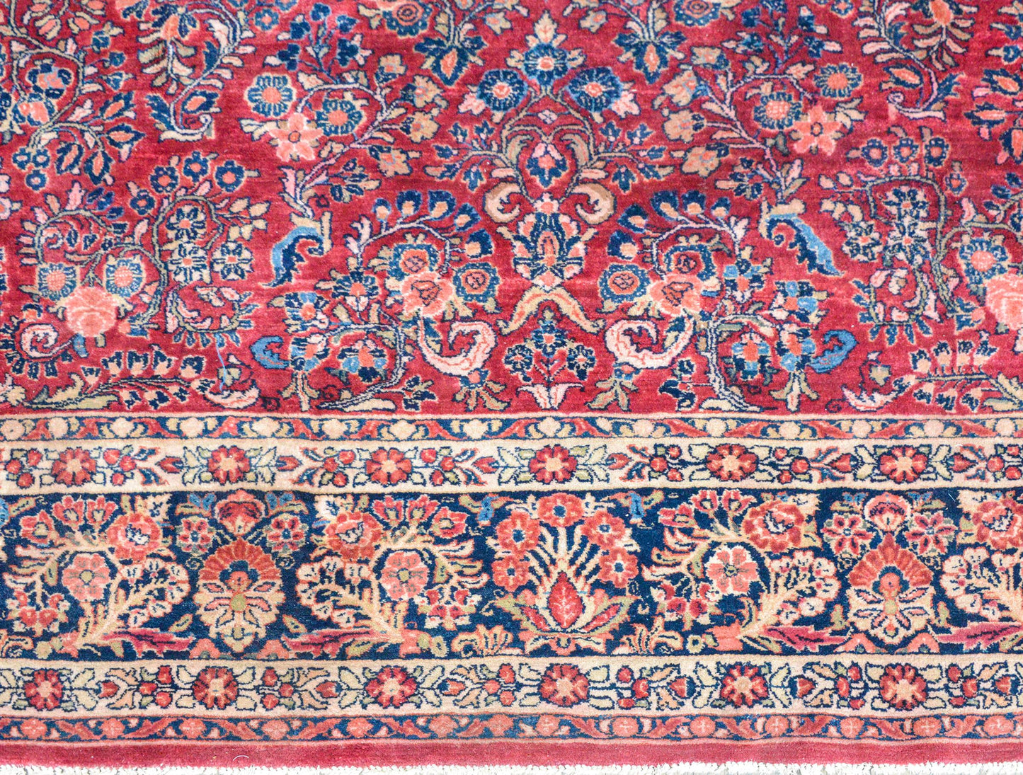 Early 20th Century Sarouk Rug For Sale