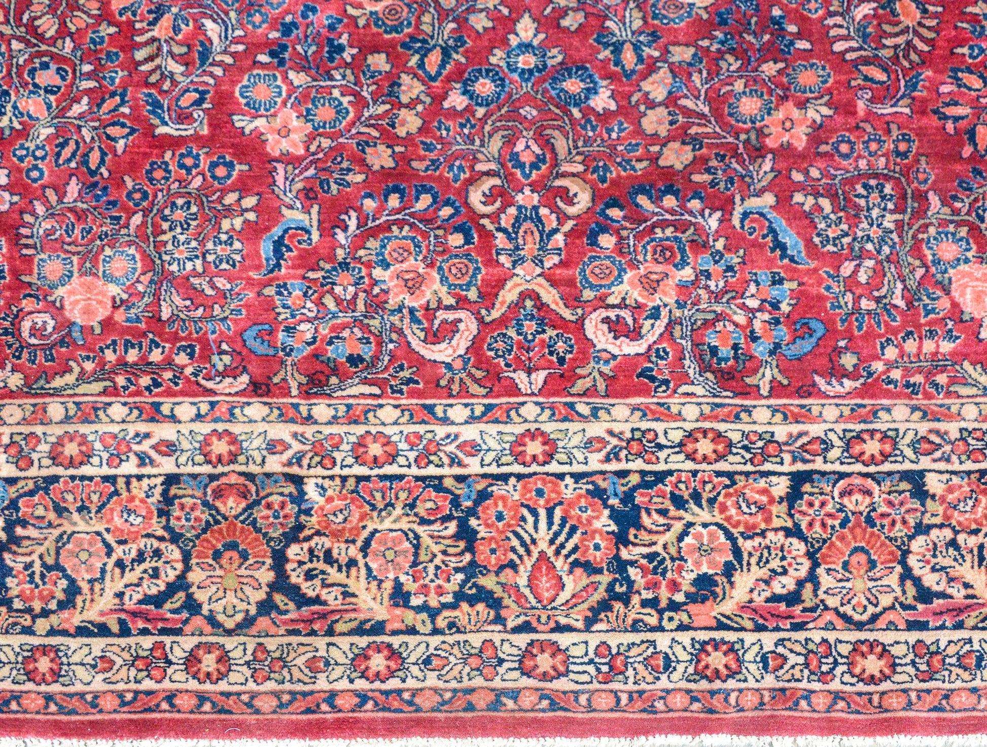 Early 20th Century Sarouk Rug For Sale