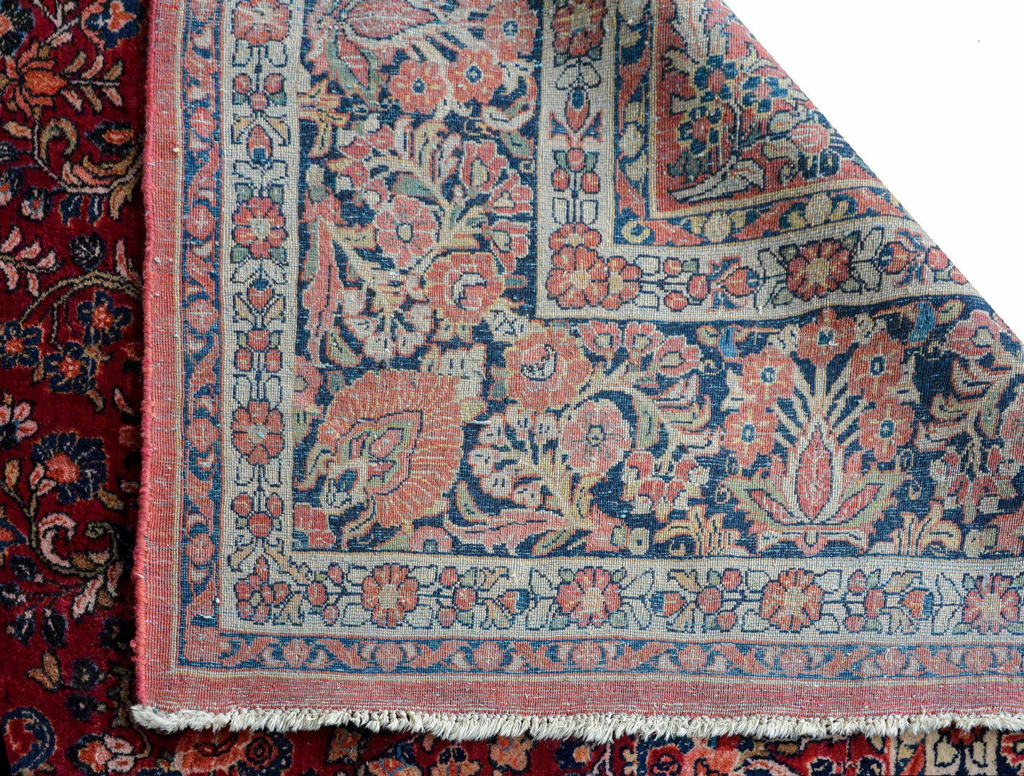 Early 20th Century Sarouk Rug For Sale