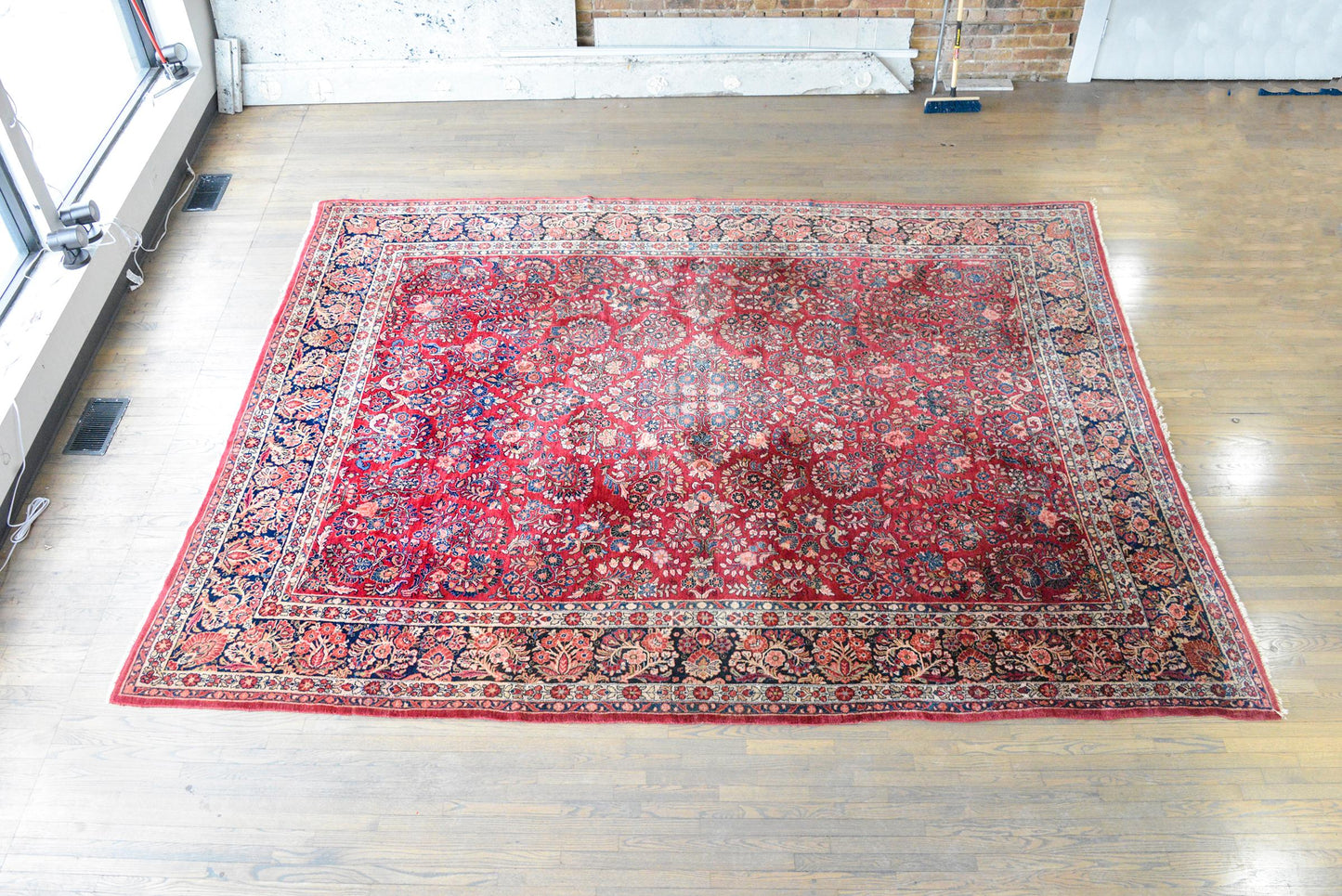 Early 20th Century Sarouk Rug For Sale