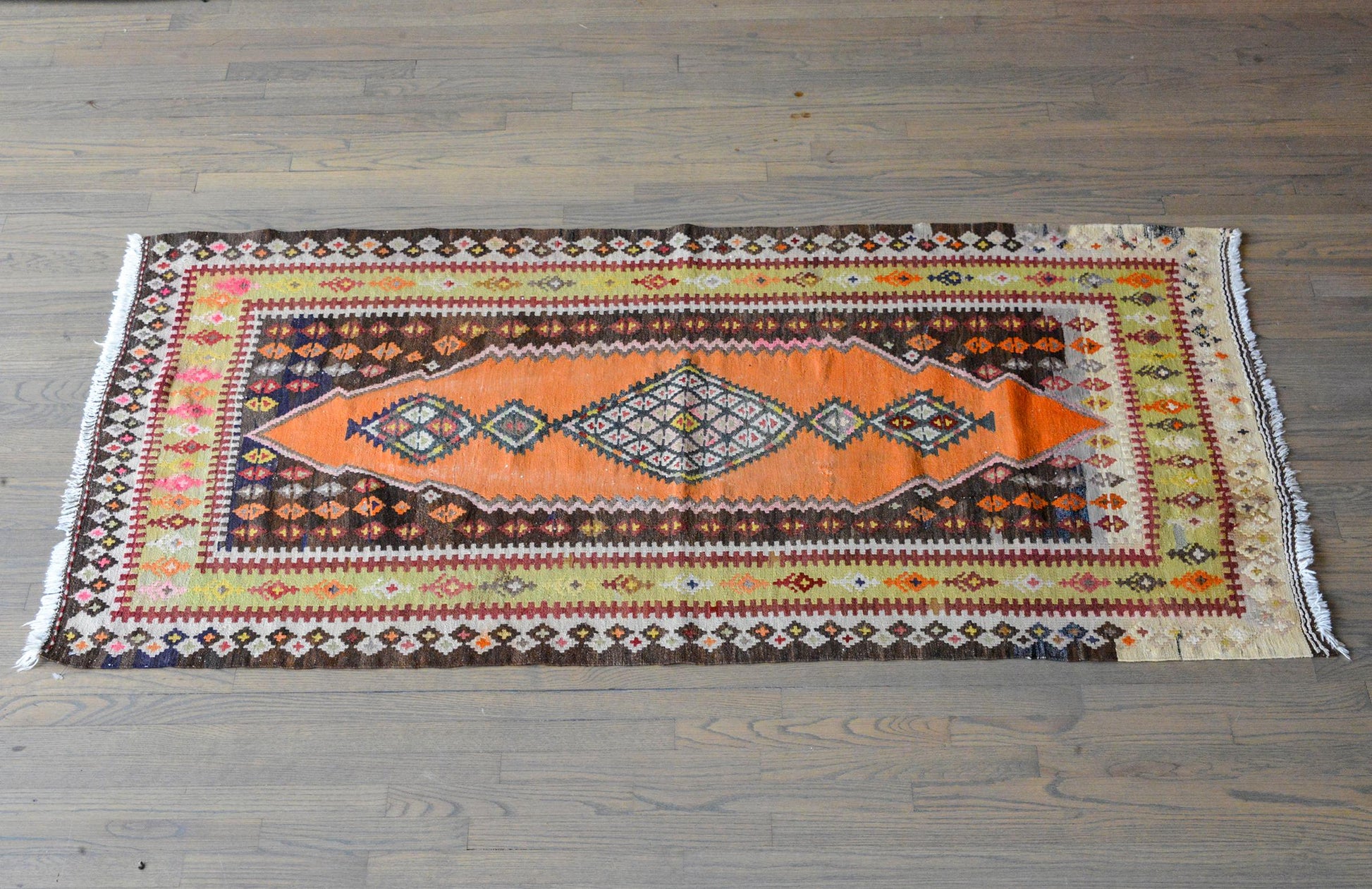 Early 20th Century Saveh Kilim Rug For Sale