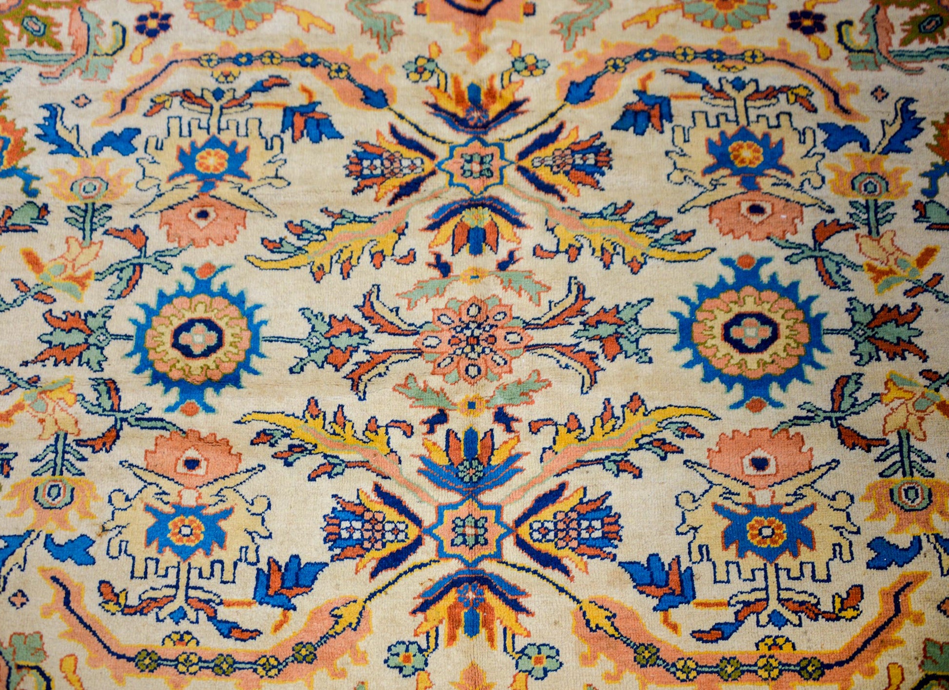 Breathtaking Mid-20th Century Sultanabad Rug For Sale